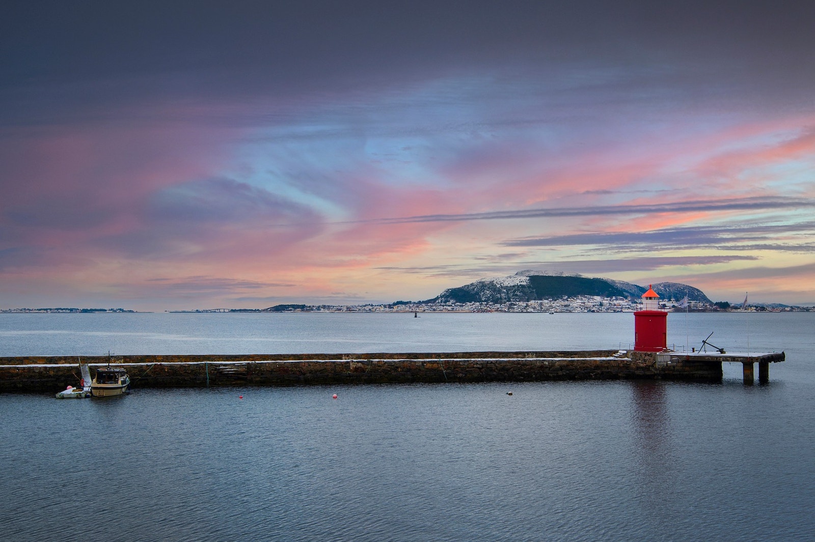 Dette er et boområde som passer utmerket for de som ønsker den urbane livstilen hvor det meste av servicetilbud ligger innenfor gangavstand. Galleribilde