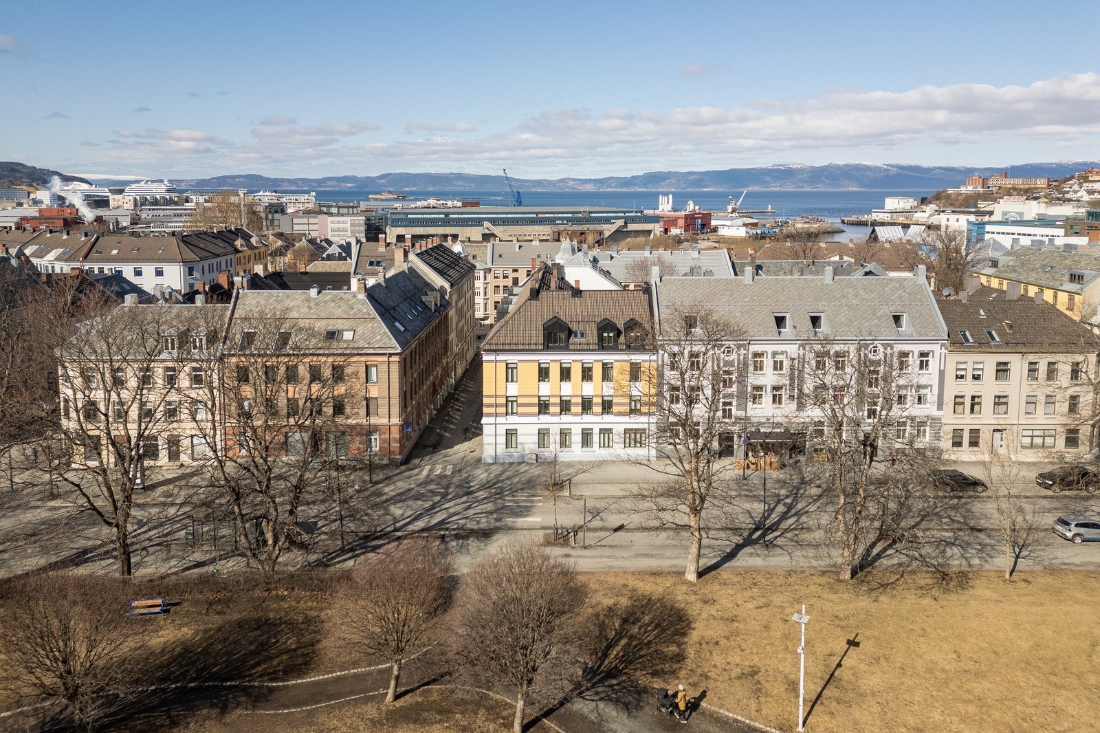 Lademoparken ligger like ved leiligheten. Galleribilde