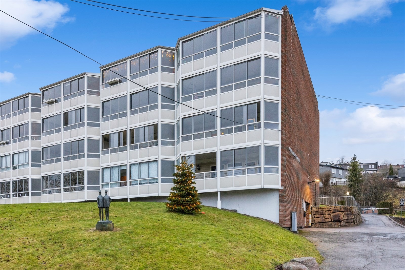 Borettslaget har en sentral og barnevennlig beliggenhet. Her er det et trygt og godt miljø for både barn og voksne. Galleribilde