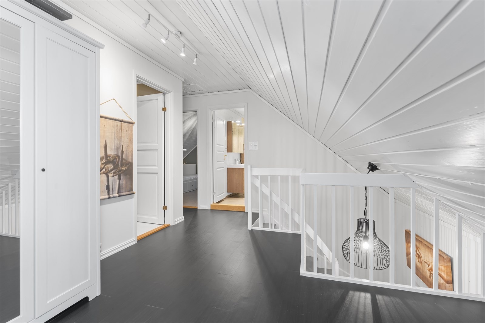 Her er det fire soverom, bad og gang Galleribilde