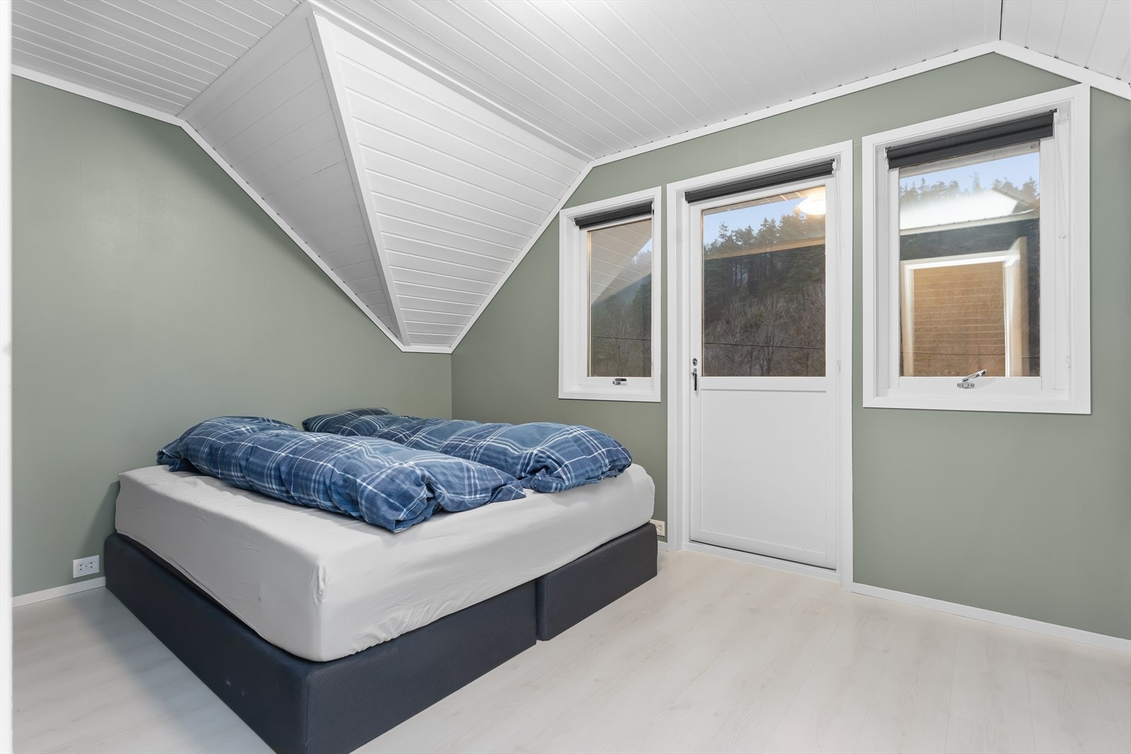 Soverom 2 med egen luftebalkong Galleribilde