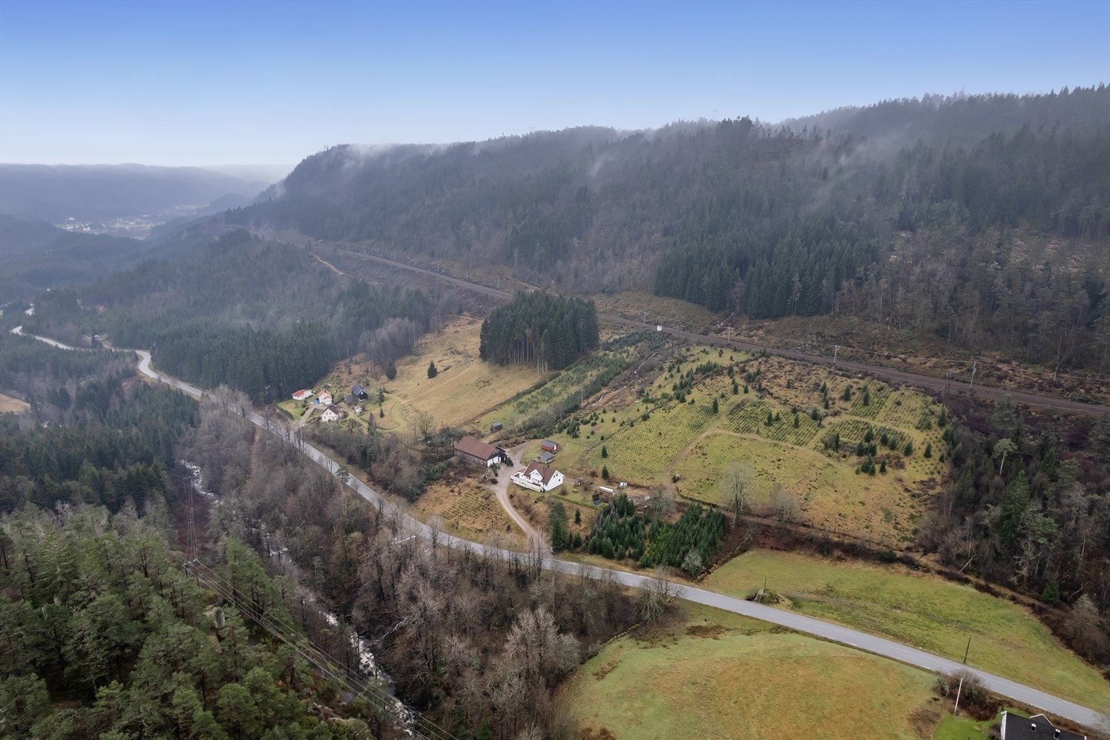 Eiendommen egner seg til ulike typer gårdsbruk Galleribilde
