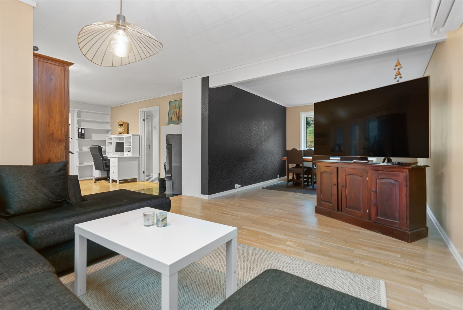 Stuen har en L-form Galleribilde