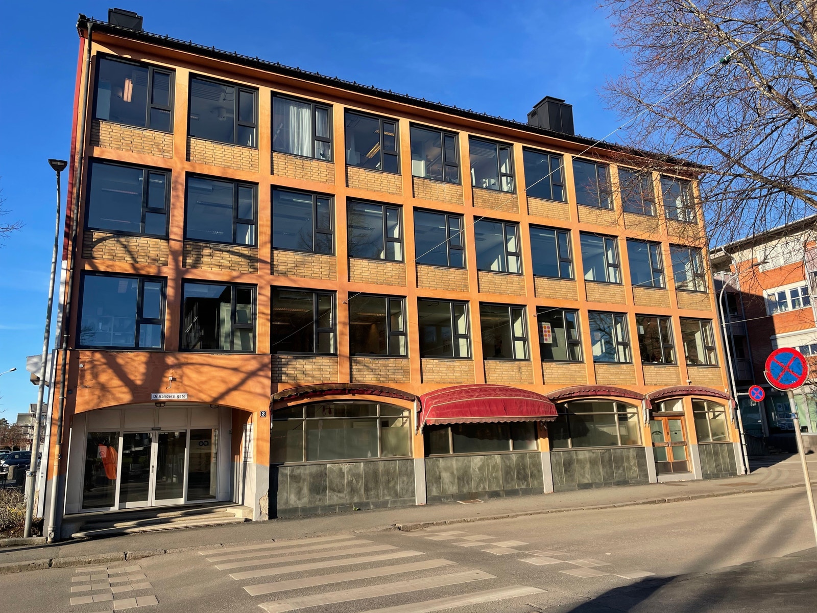 Dr. Randersgate 3, ca 280m2 kontorlokaler, 3. etg.
ca 178m2 kontorlokaler, 4. etg. Galleribilde