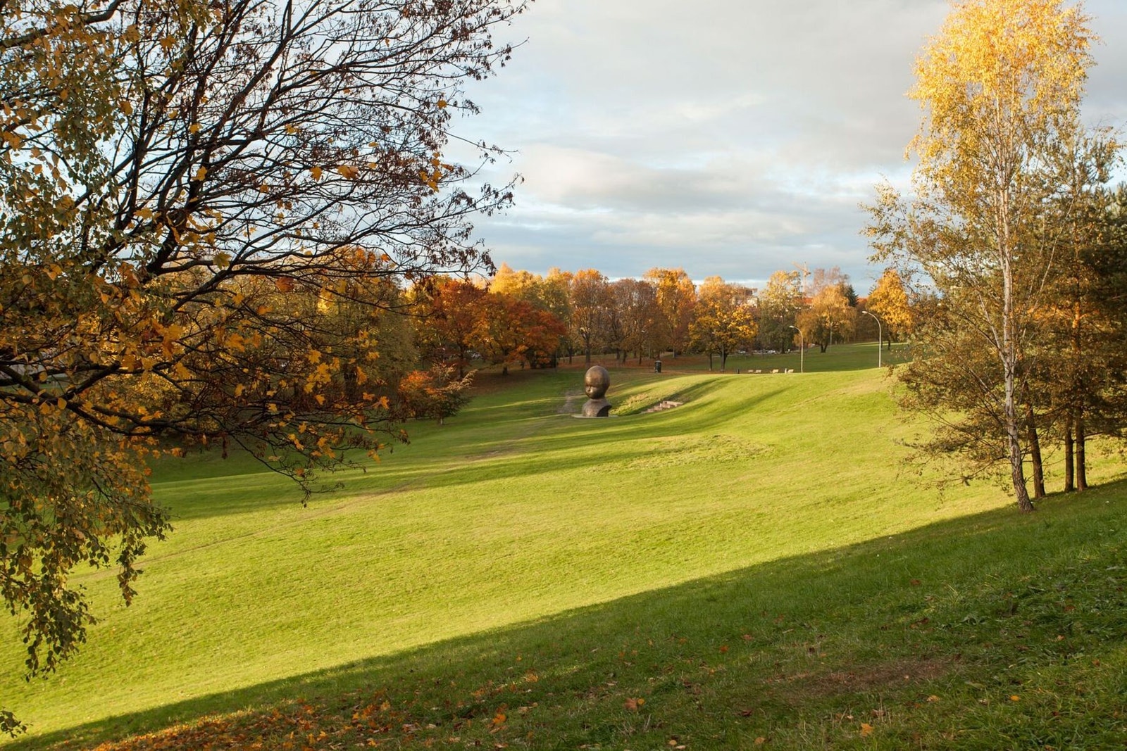 Det er kort vei til ypperlige tur- og treningsfasiliteter, med blant annet Torshovdalen like ved. Galleribilde