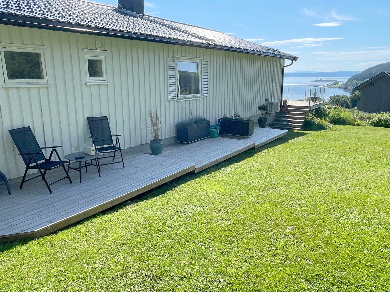 Selgers bilde av nylig etablert terrasse på oversiden. Galleribilde