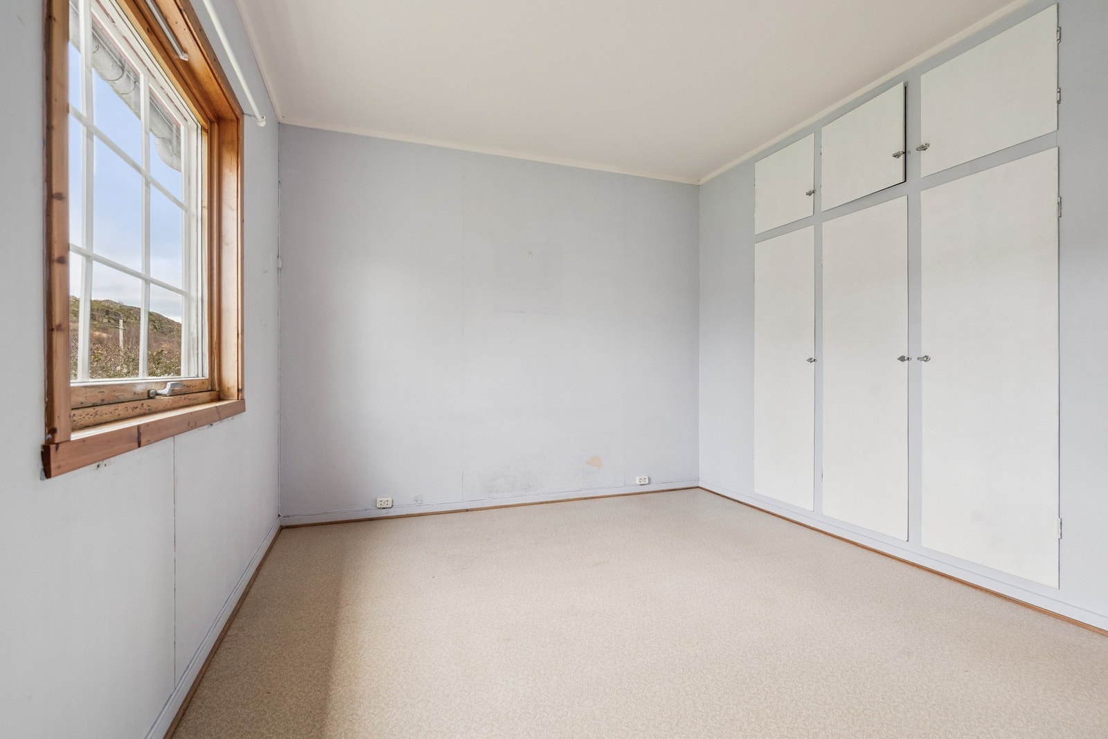 Hovedsoverom med innebygd skap. Galleribilde