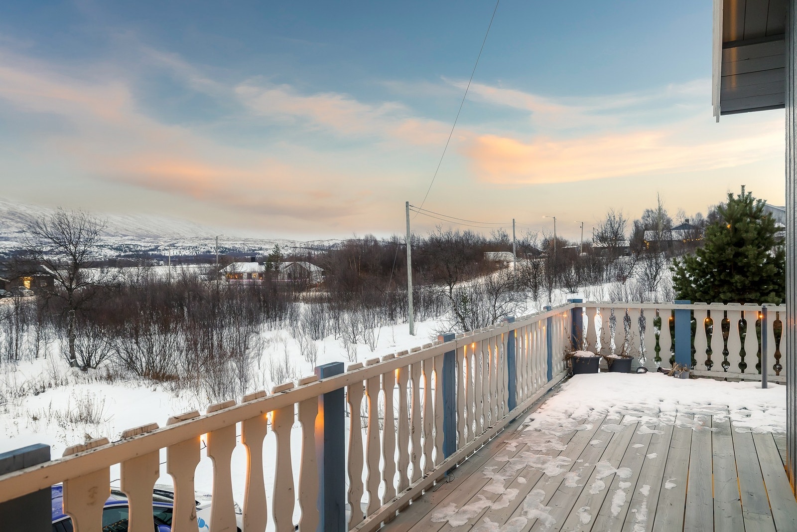 Det er også god plass til annet ønsket møblement som f.eks. grill og dekor. Galleribilde