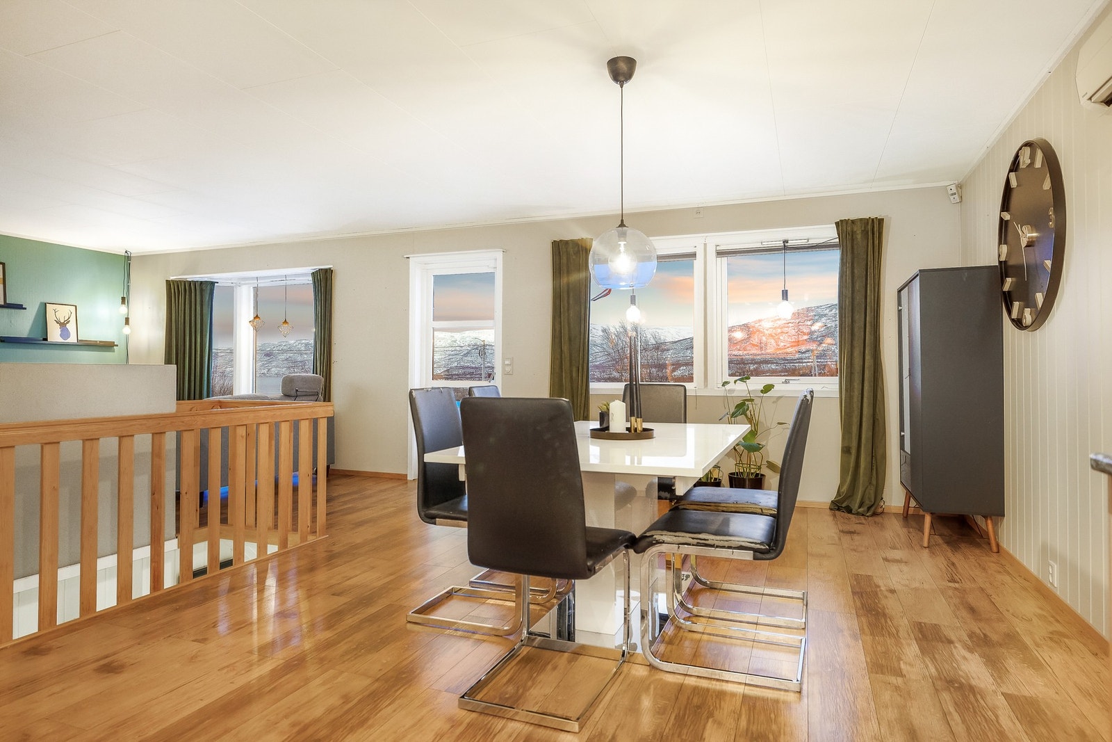 Et naturlig samlingspunkt for hyggelige måltider. Galleribilde