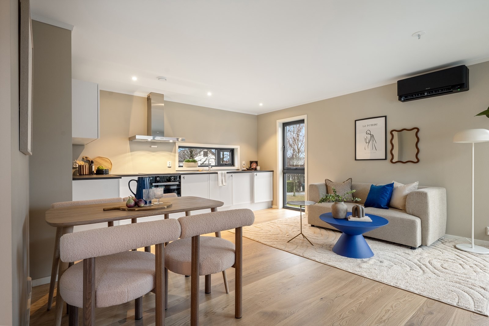 Christoffer Mazarino v/Eiendomsmegler 1 har gleden av å presentere Åskerveien 18B! Galleribilde