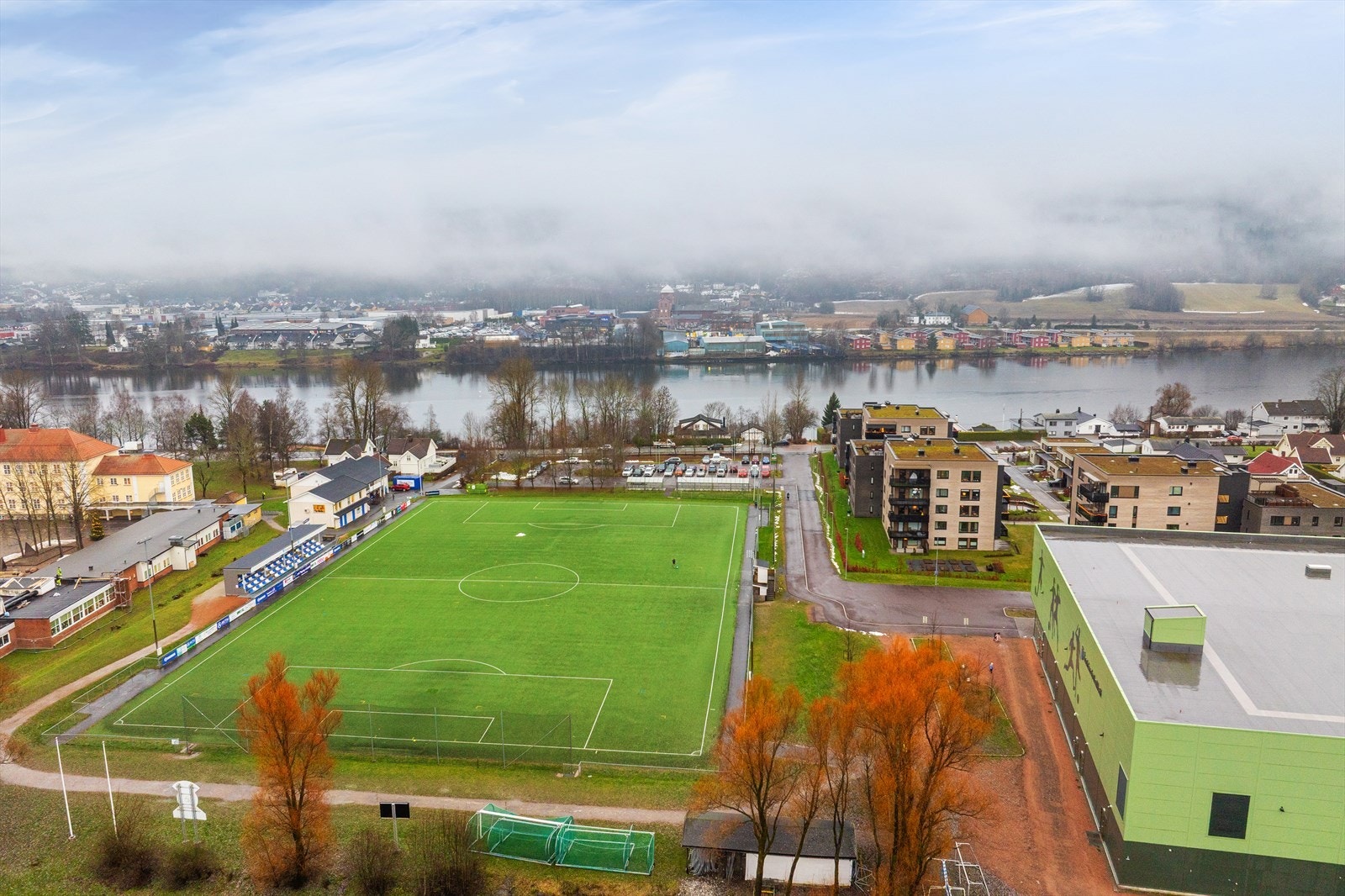 Området passer utmerket for alle aldersgrupper, med fine idrettsfasiliteter og flotte turmuligheter. Galleribilde