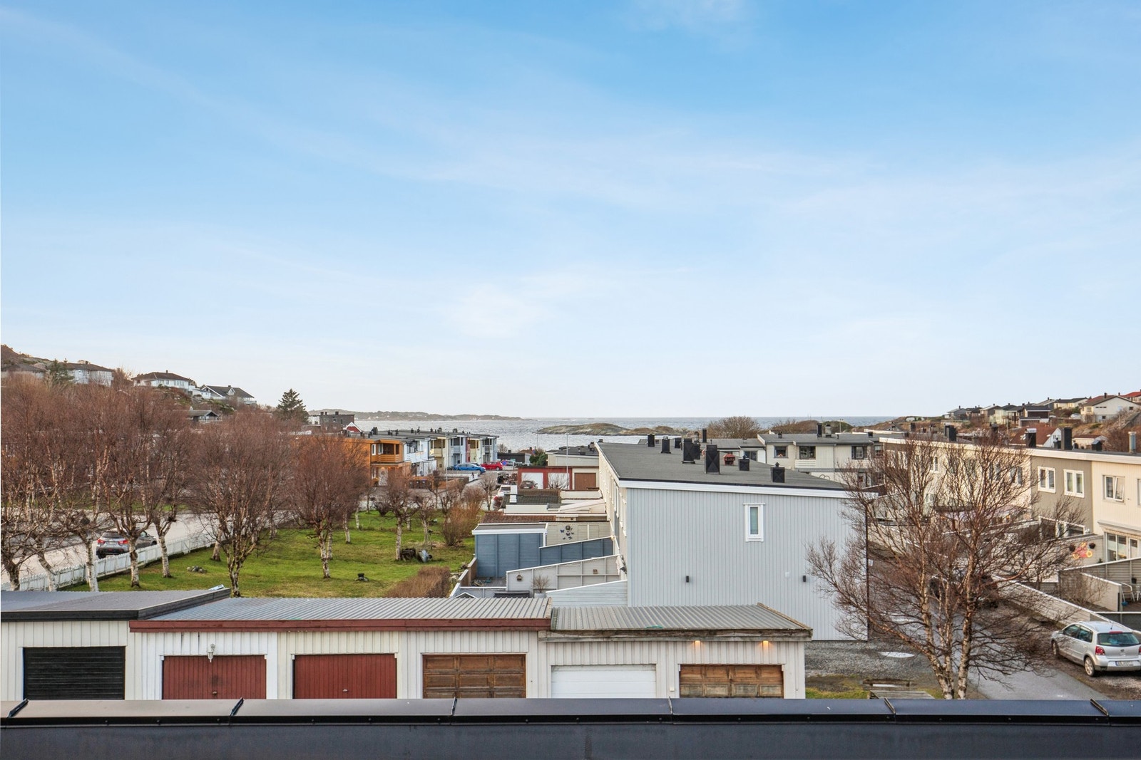 Flott utsikt mot Bremsnesfjorden Galleribilde
