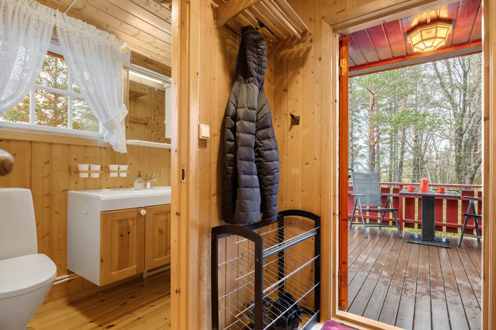 Entré og baderom. Galleribilde