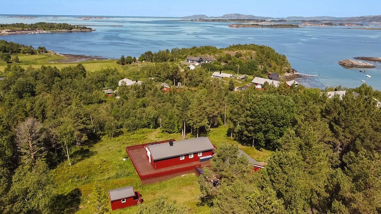 Skogområdet rundt gir en fredelig atmosfære. Galleribilde