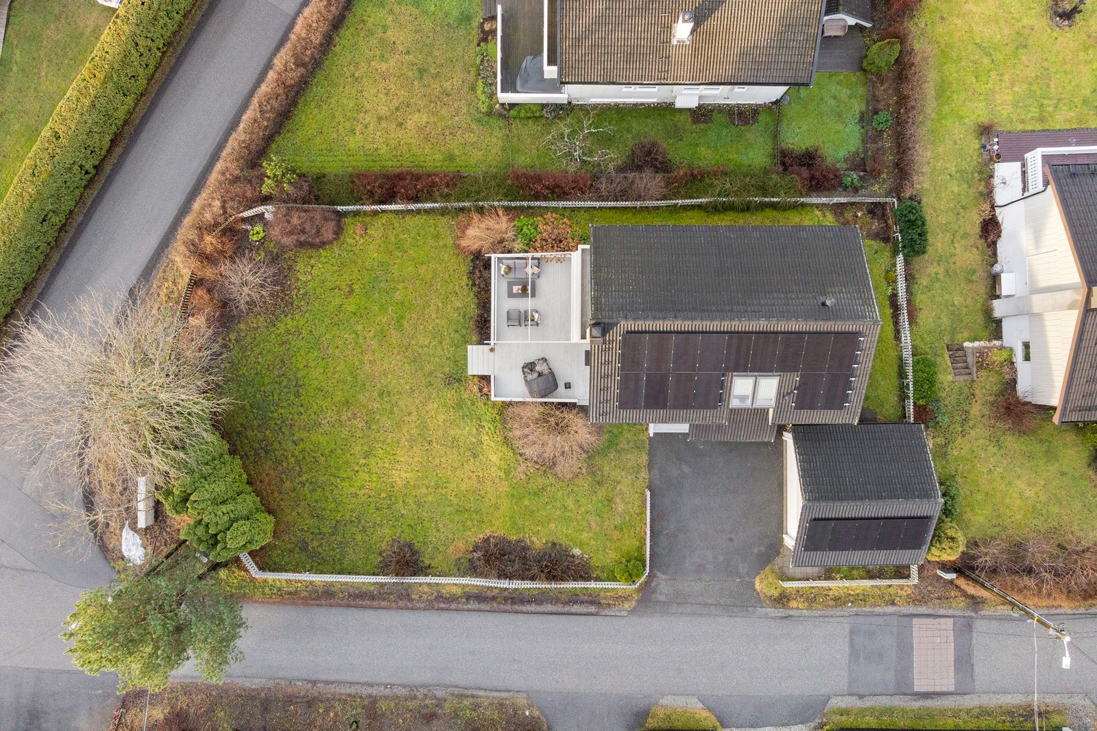 Flat hjørnetomt på 748 kvm Galleribilde