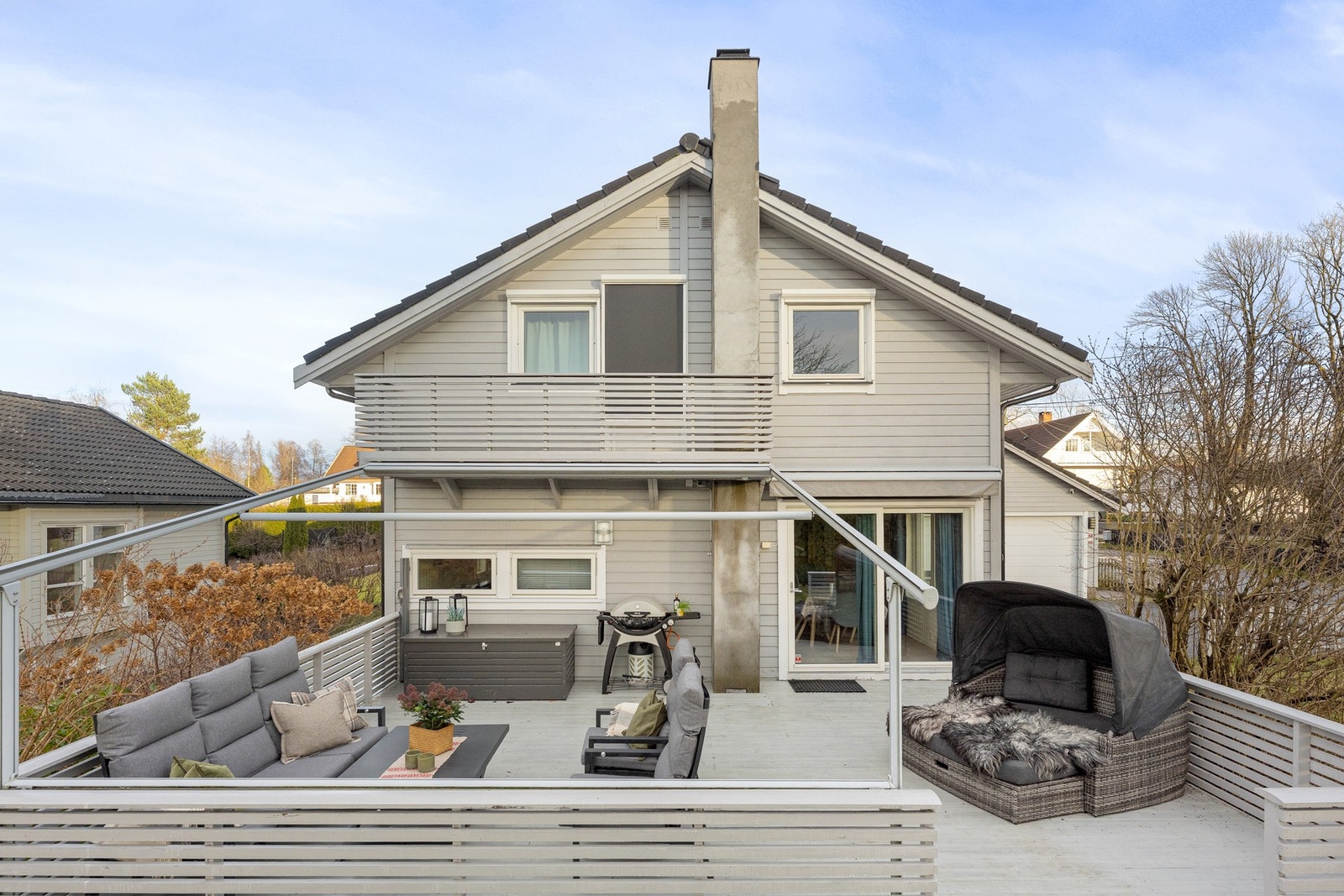 Solrik terrasse med markise (2020) Galleribilde