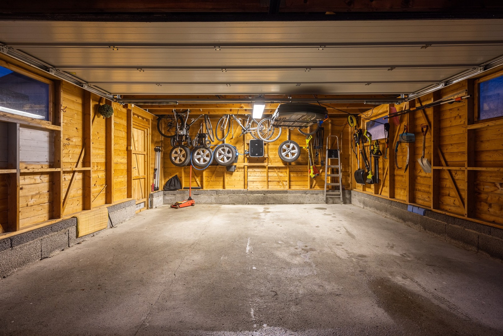 Stor garasje på 28 kvm Galleribilde