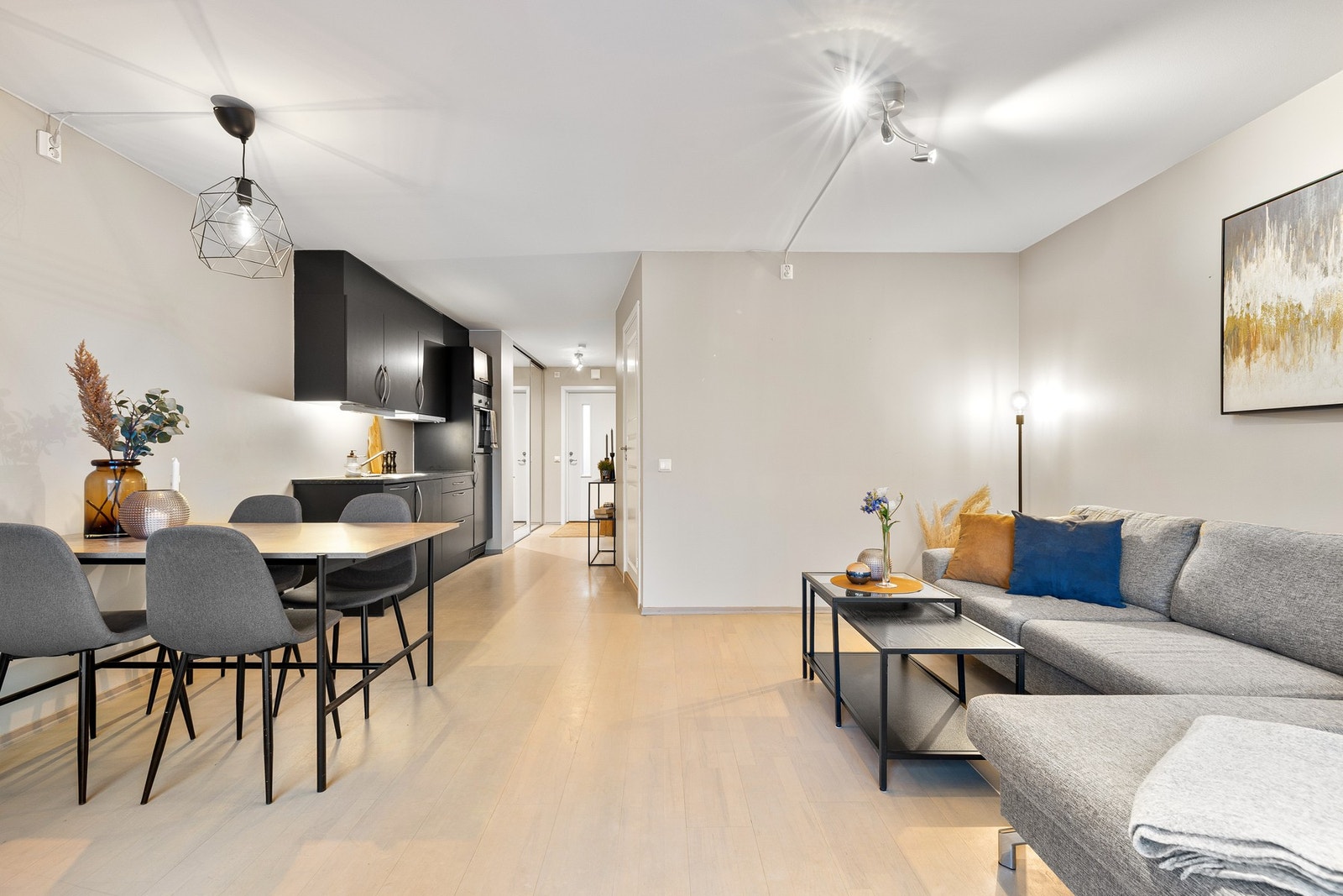 Spiseplassen finner sin naturlige plass i tilknytning til kjøkkenet. Galleribilde