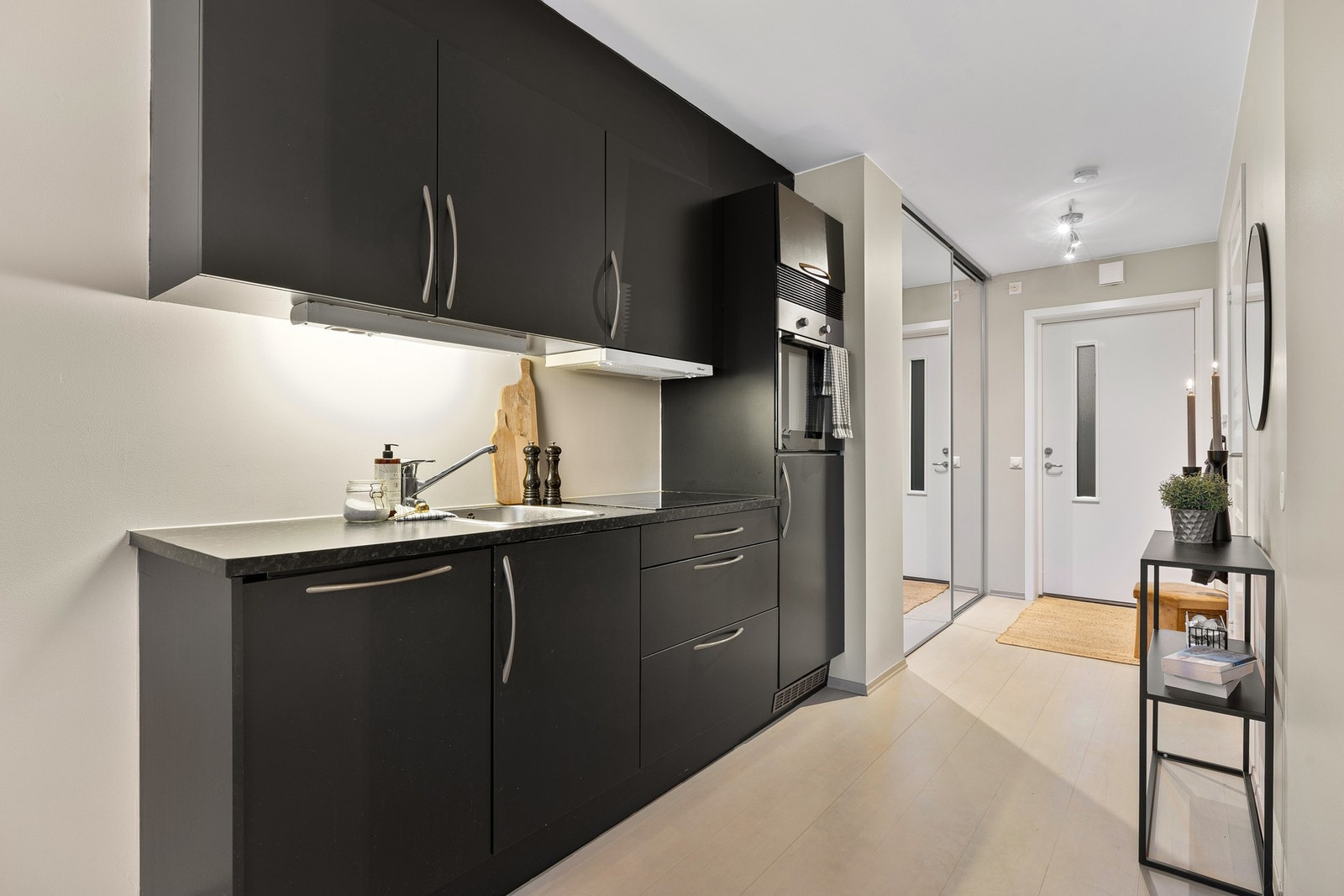 Kjøkkenet fremstår som pent og med lite bruksslitasje. Det er gitt TG 1 av Takstmann. Galleribilde