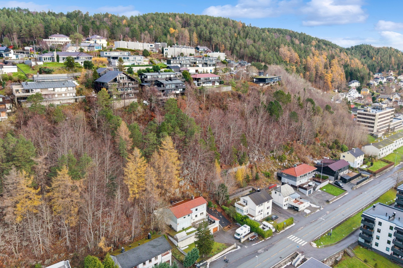 Eiendommen er ikke regulert. I kommuneplan er området avsatt til boligbebyggelse-nåværende, se salgsoppgave for mer informasjon. Galleribilde