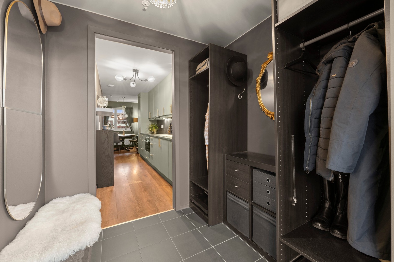 Meget gode oppbevaringsløsninger. Galleribilde