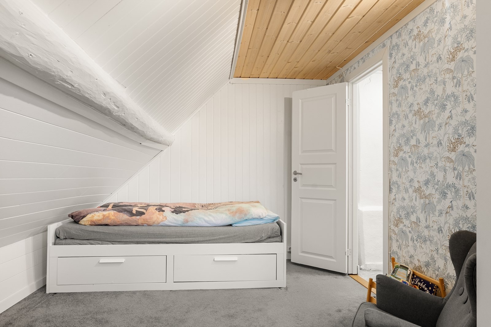 Soverom 2 i loftetasjen. Galleribilde