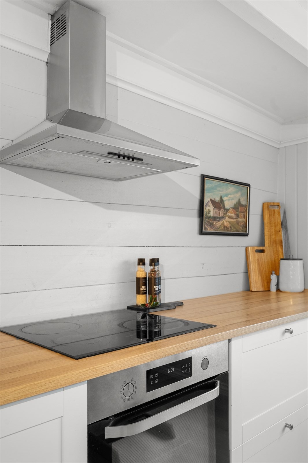 Integrerte hvitevarer - platetopp, stekeovn og oppvaskmaskin. Galleribilde