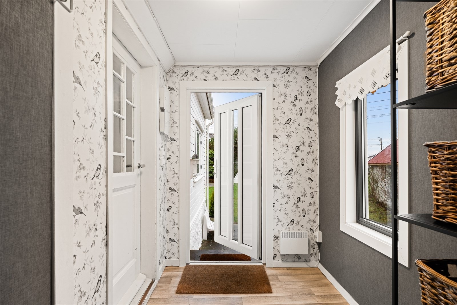 Vindfang i eneboligen. Galleribilde