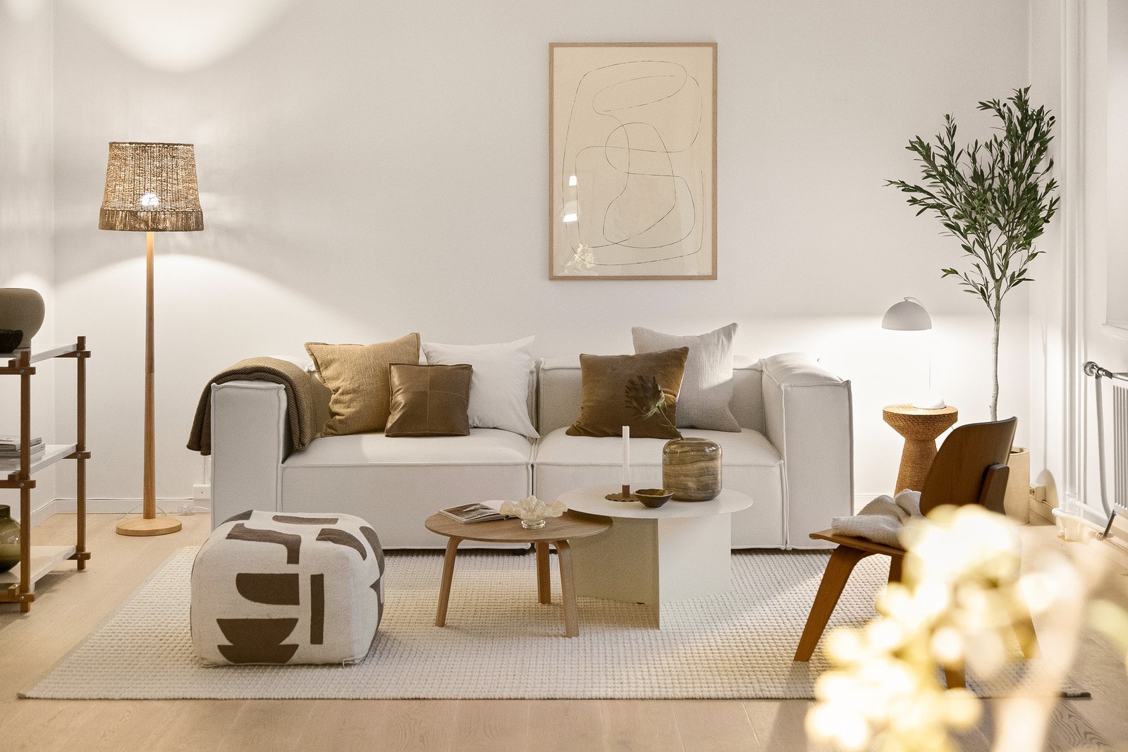 Her har du god plass til en fin sofagruppe, mediemøblement, spisestue og annet ønskelig møblement. Galleribilde