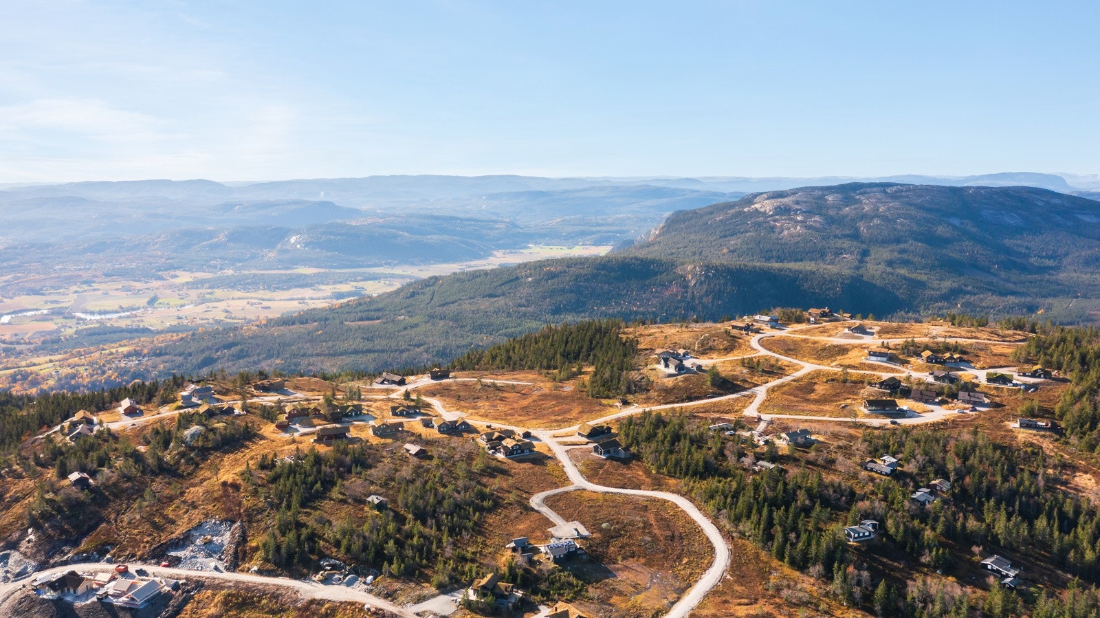 Uendelig med turområder på Lifjell - like flott sommer som vinter. Galleribilde