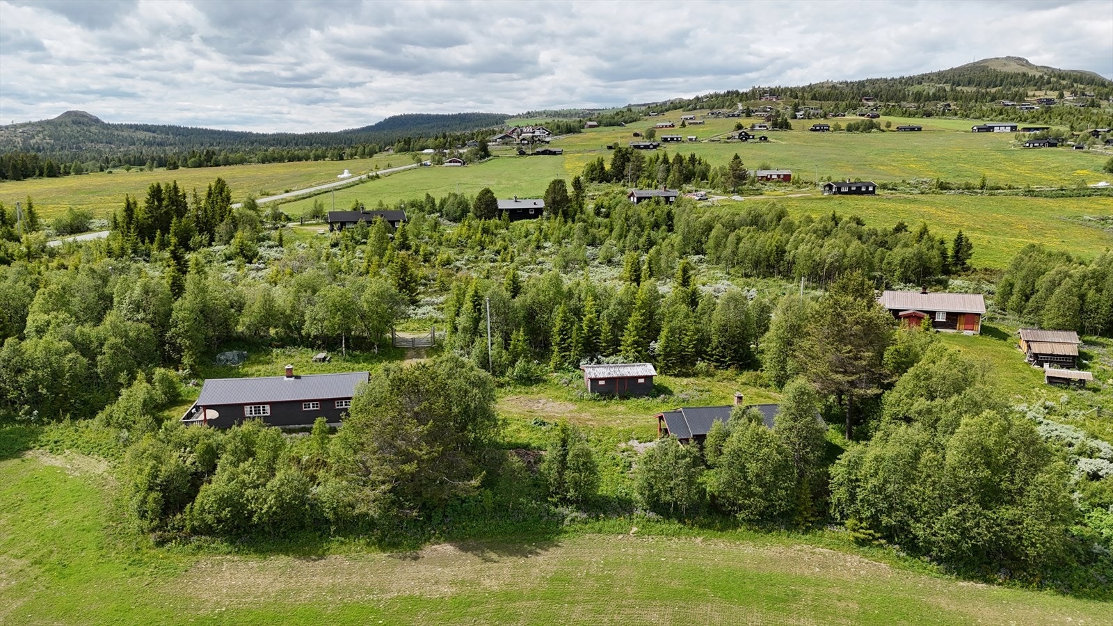 Det er et stort utvalg av fotturer og sykkelstier på Golsfjellet tilpasset både store og små. Galleribilde