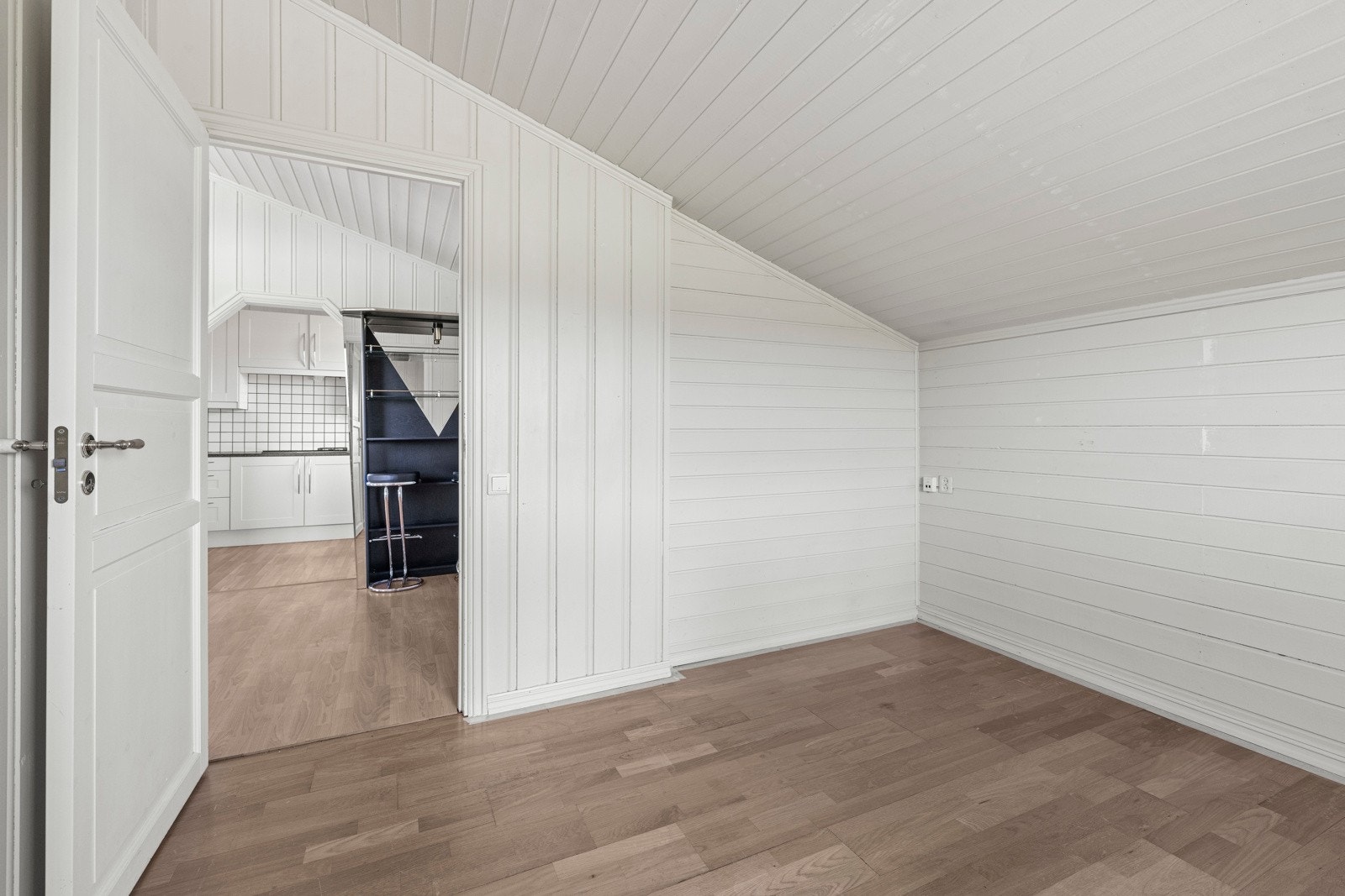 Her har du også plass til garderobeløsning. Galleribilde