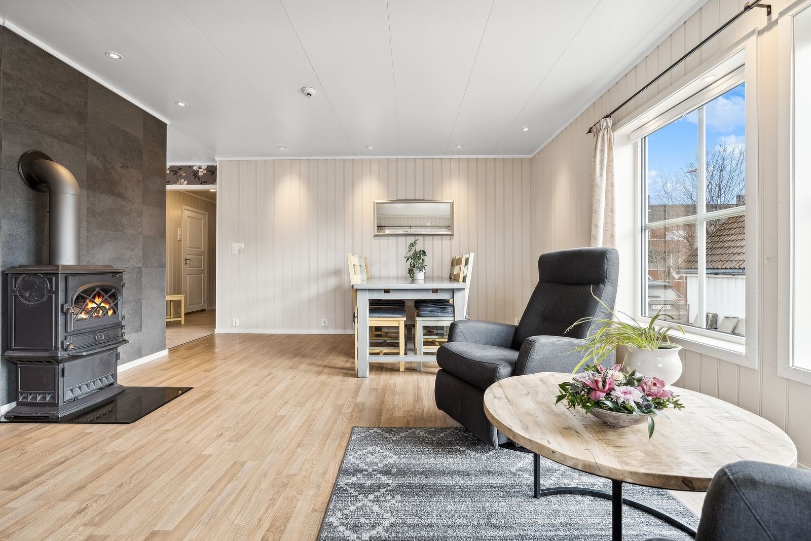 Behagelig vedovn for kos og hygge. Galleribilde