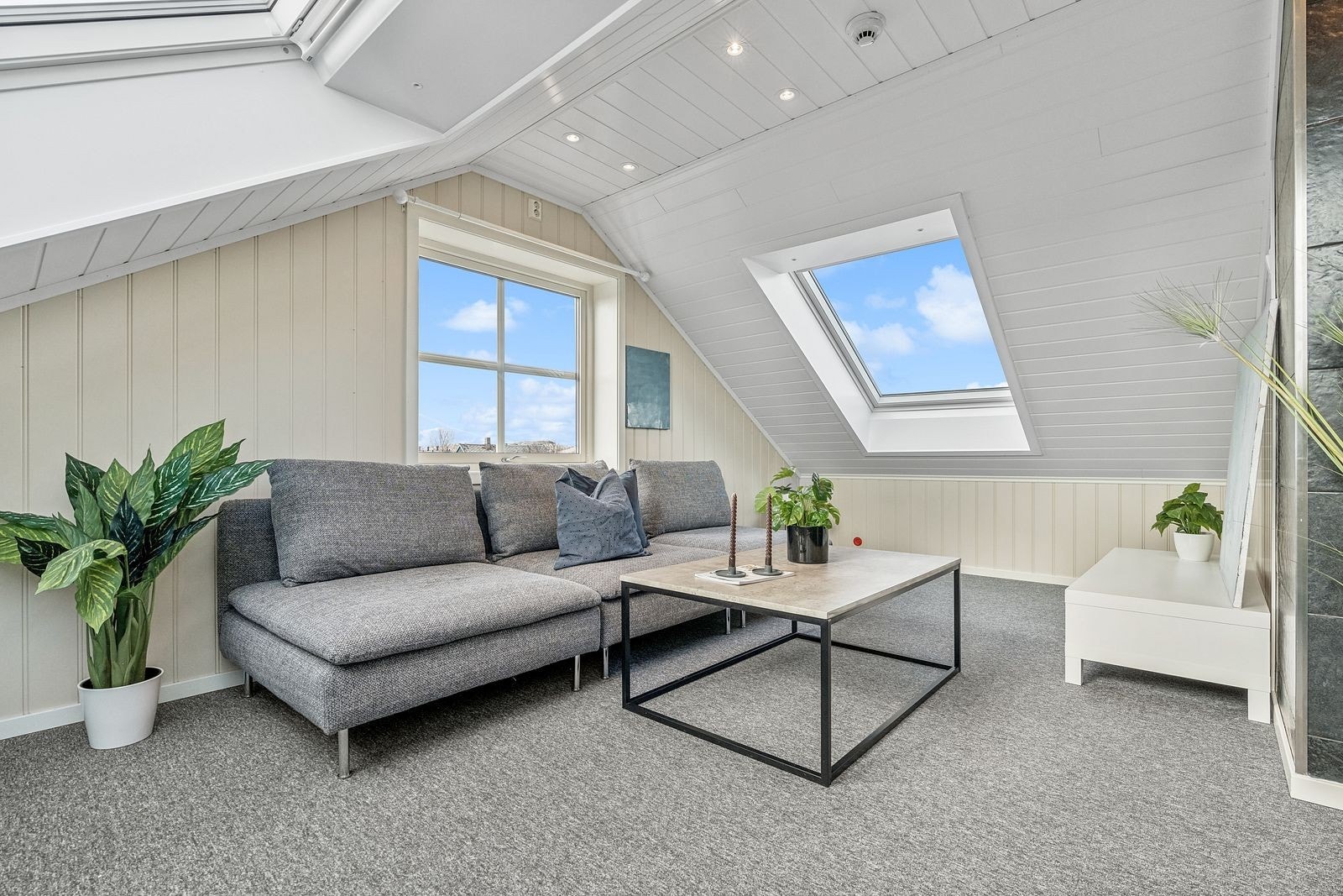 Stilig loftsleilighet med flott utsikt. Galleribilde