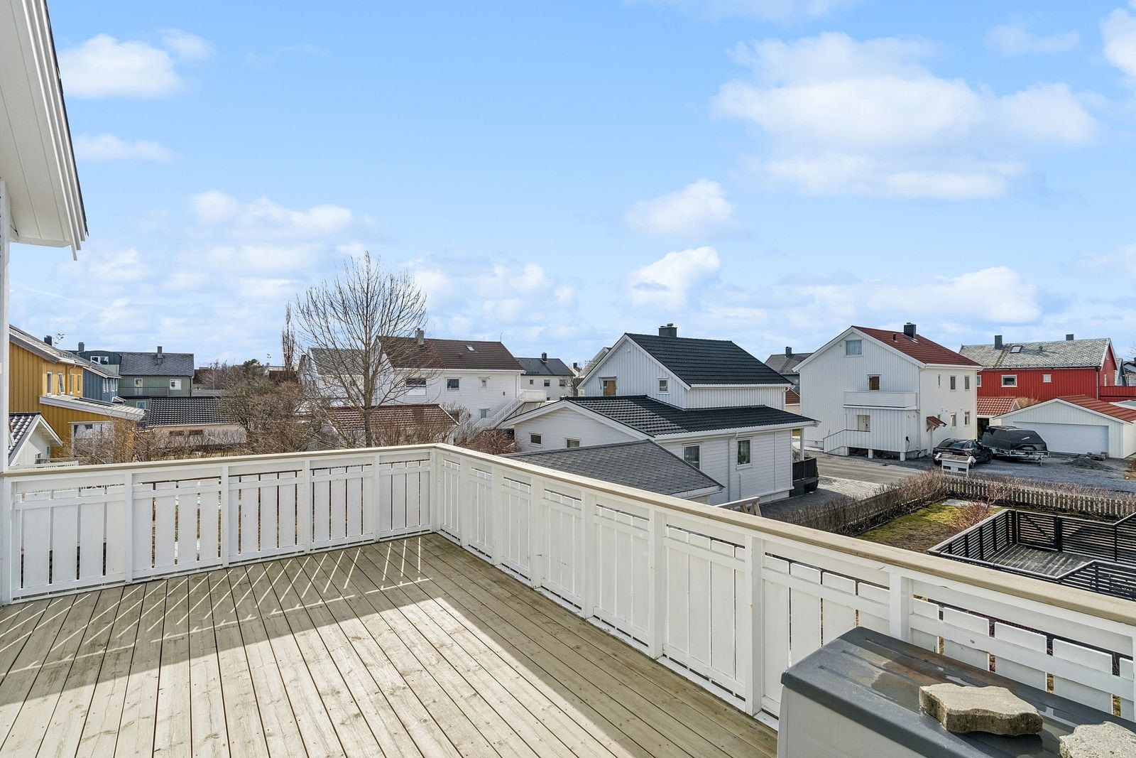 Stor og luftig balkong i 2.etg. Galleribilde