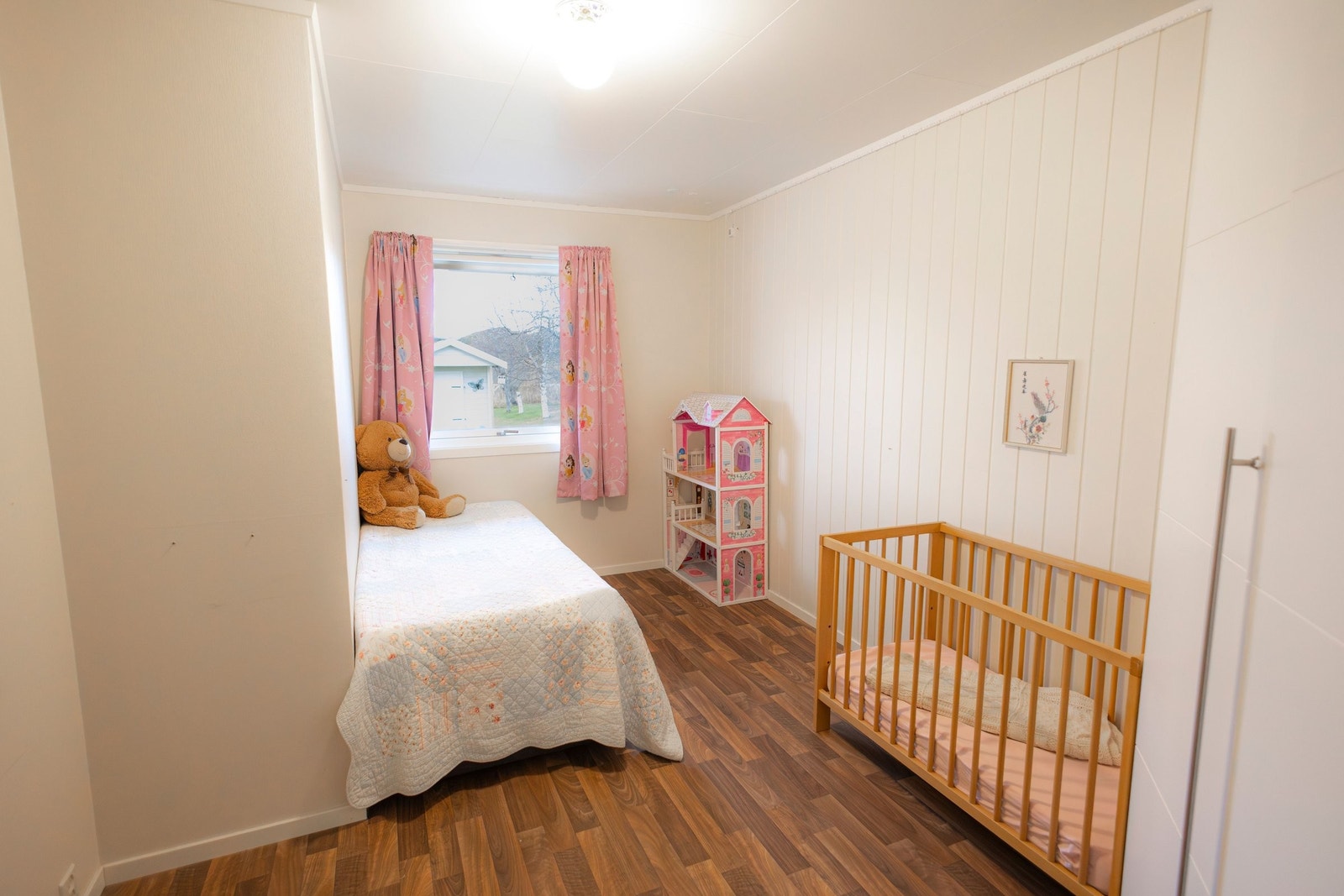 Soverom 2 i underetasje. Galleribilde