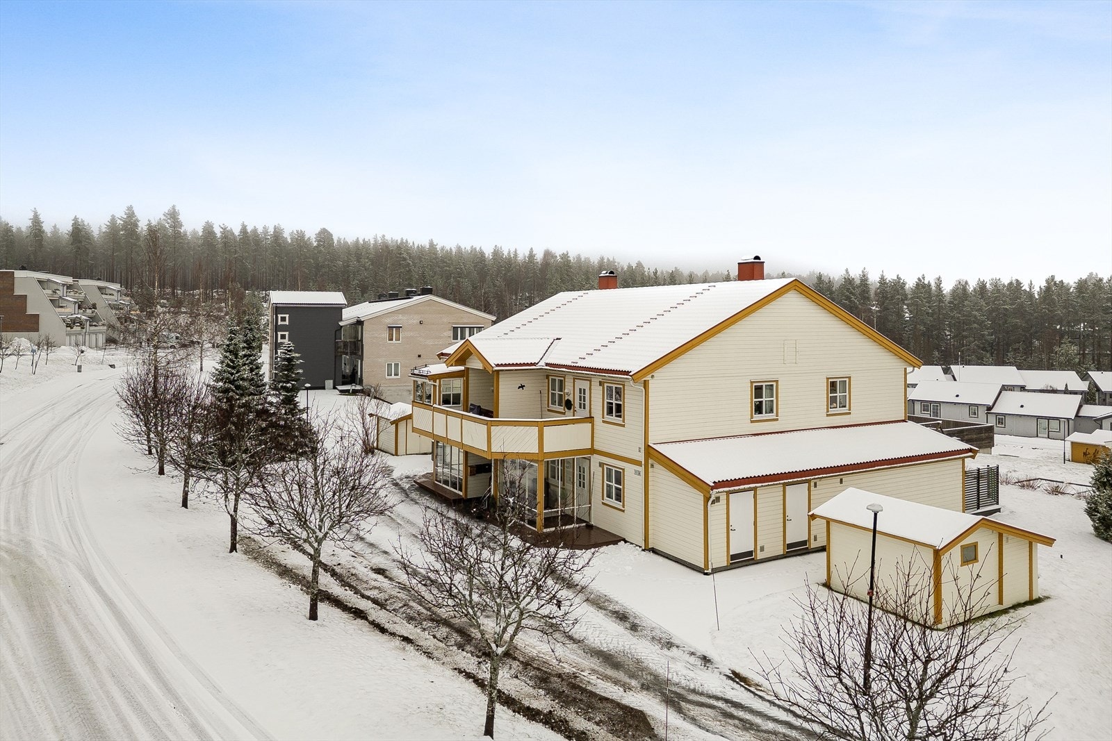 Leiligheten har en meget sentral beliggenhet i Øverleiret, med gangavstand til sentrumskjernen og alt du måtte trenge i hverdagen. Galleribilde