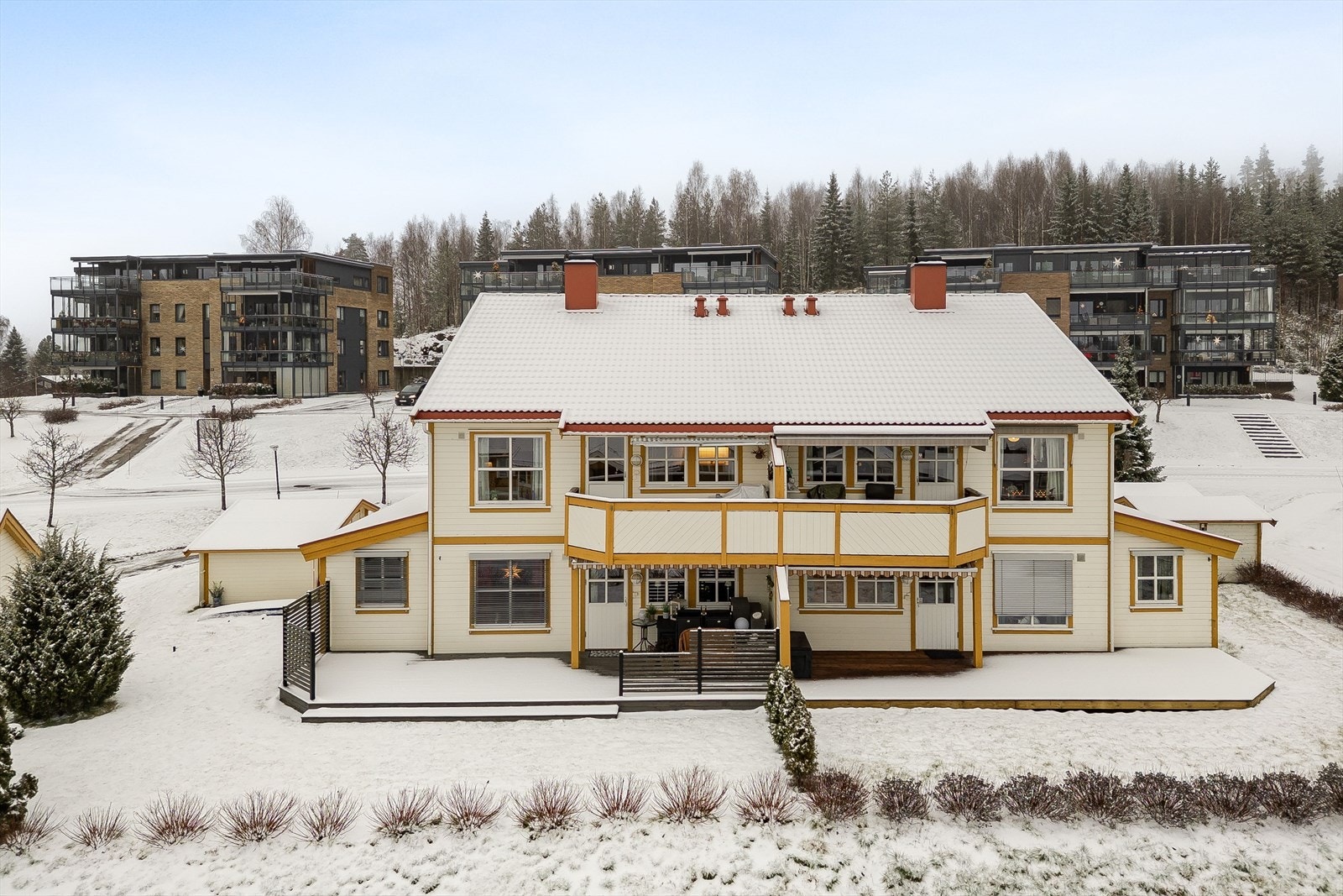 Området rundt leiligheten er et godt etablert, rolig og familievennlig boligområde. Galleribilde