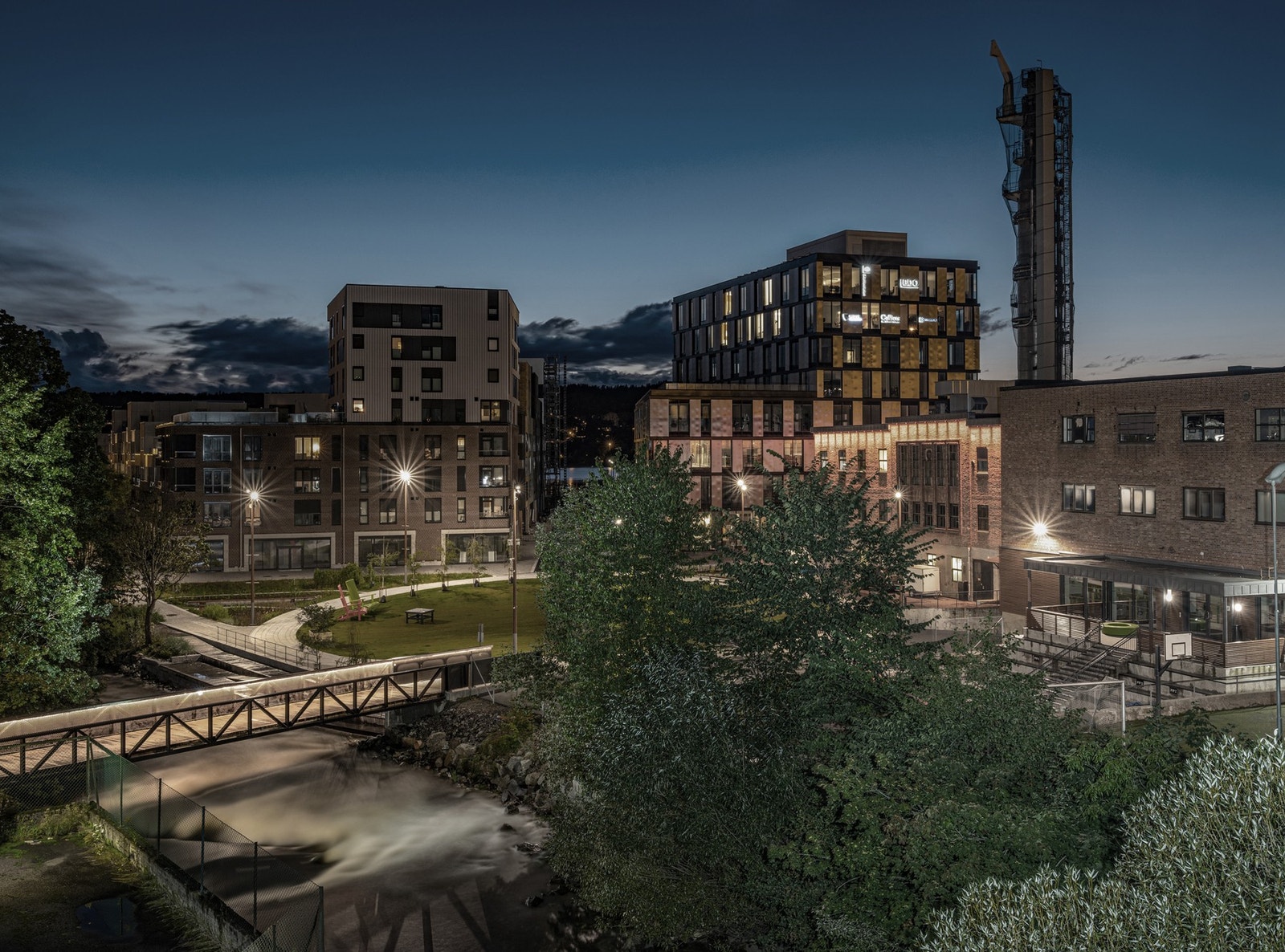 Verket er sted for store, små og firbeinte Galleribilde