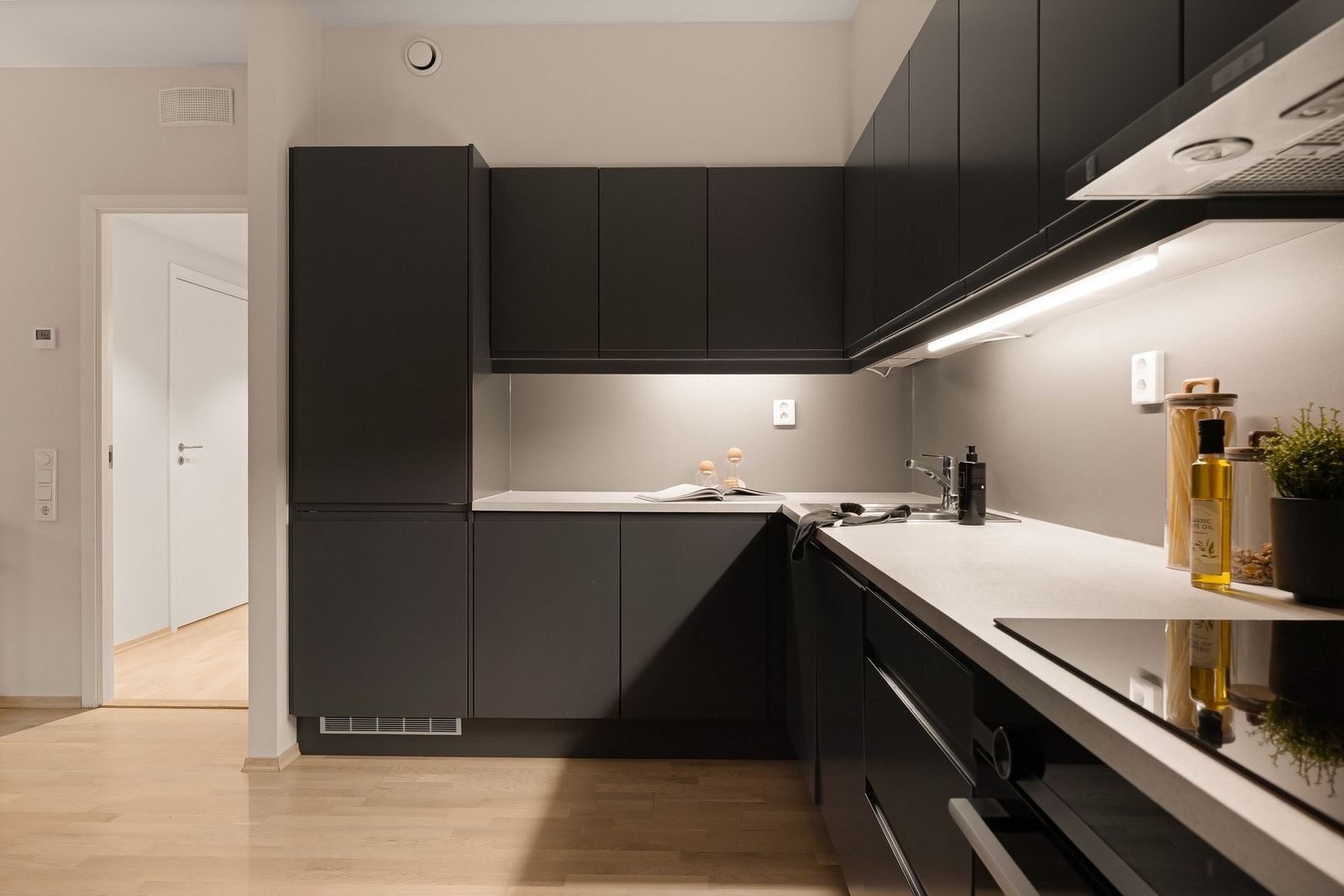 Det er både god benke- og skapplass Galleribilde