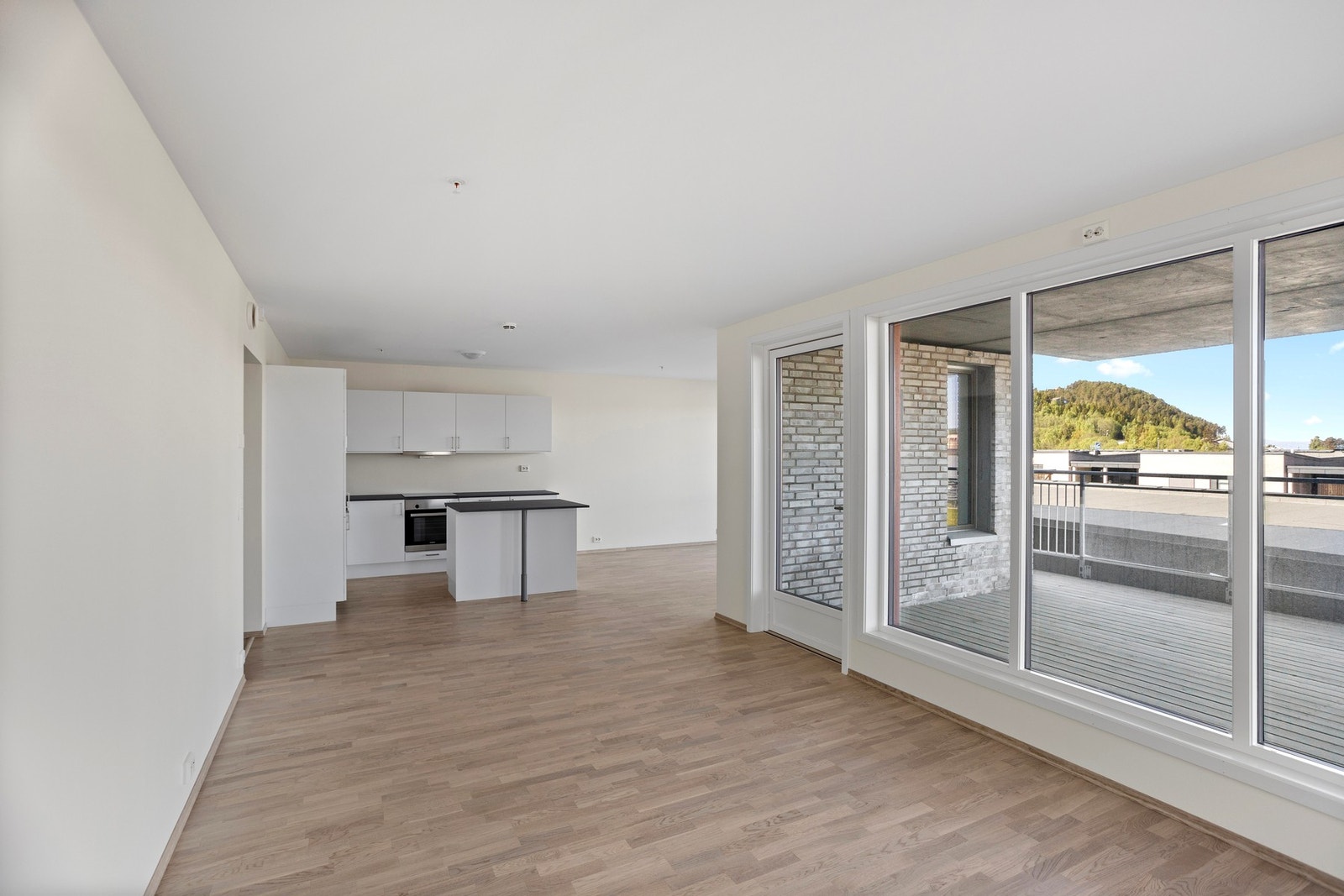 Det er vannbåren varme i stue, kjøkken og gang. Galleribilde