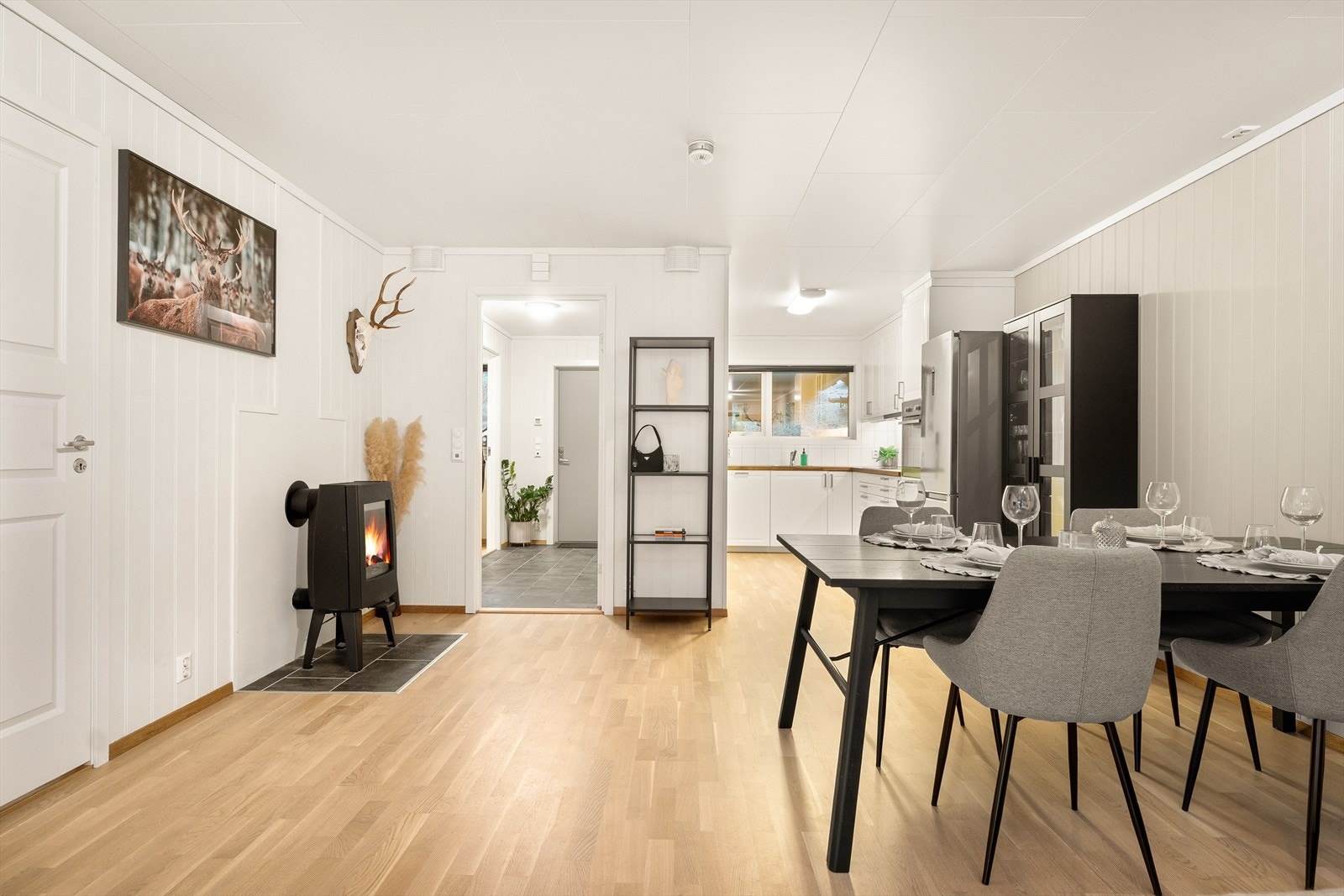 - Åpen stue-/kjøkkenløsning på 34m² - Galleribilde