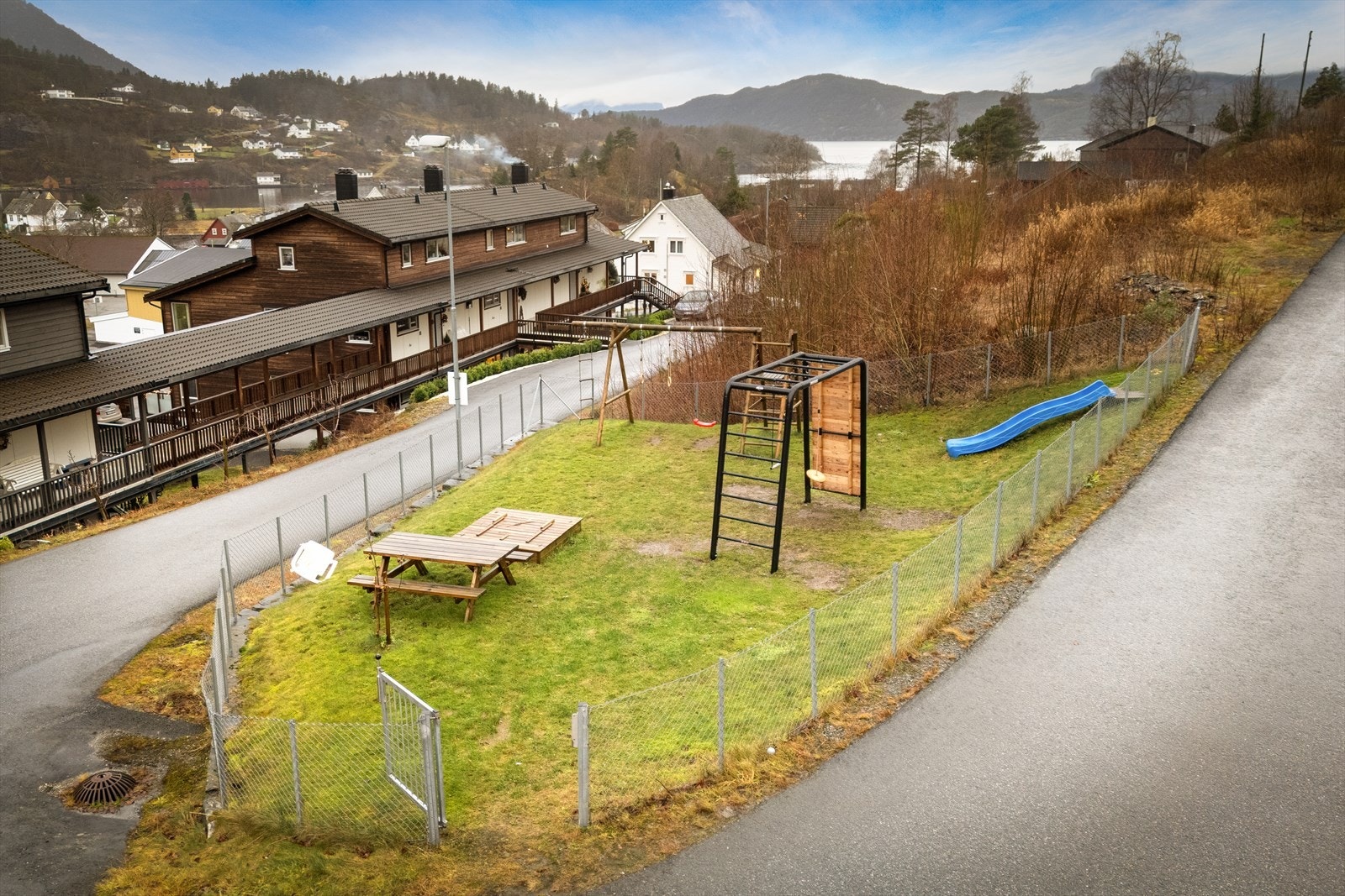 - Lekeplass til glede for de små - Galleribilde