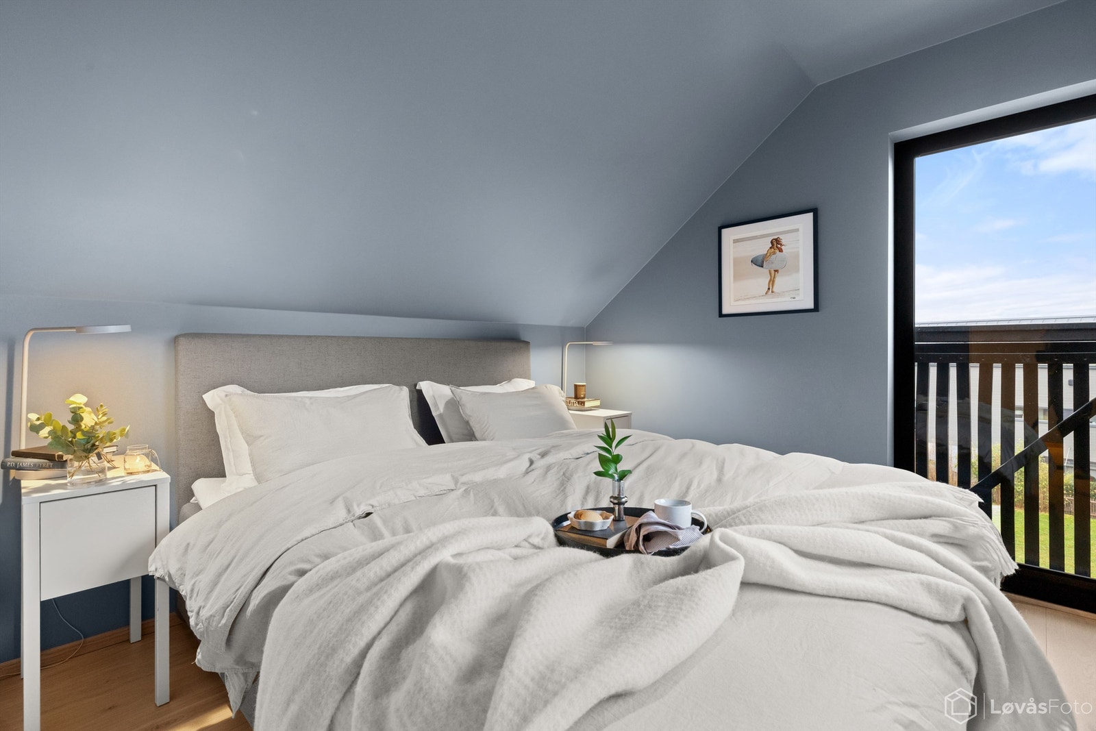 Hovedsoverommet er romslig og har utgang til en fransk balkong. Galleribilde