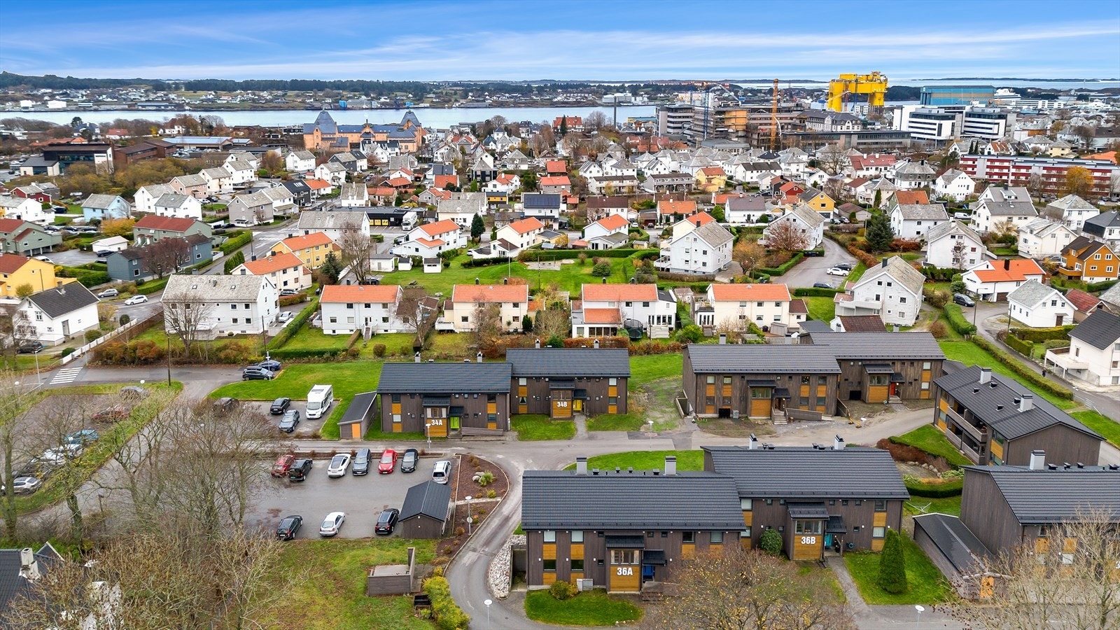 Her bort du med kort avstand til blant annet dagligvare, skoler, barmehager, Haugesund sentrum og flotte turområder. Galleribilde