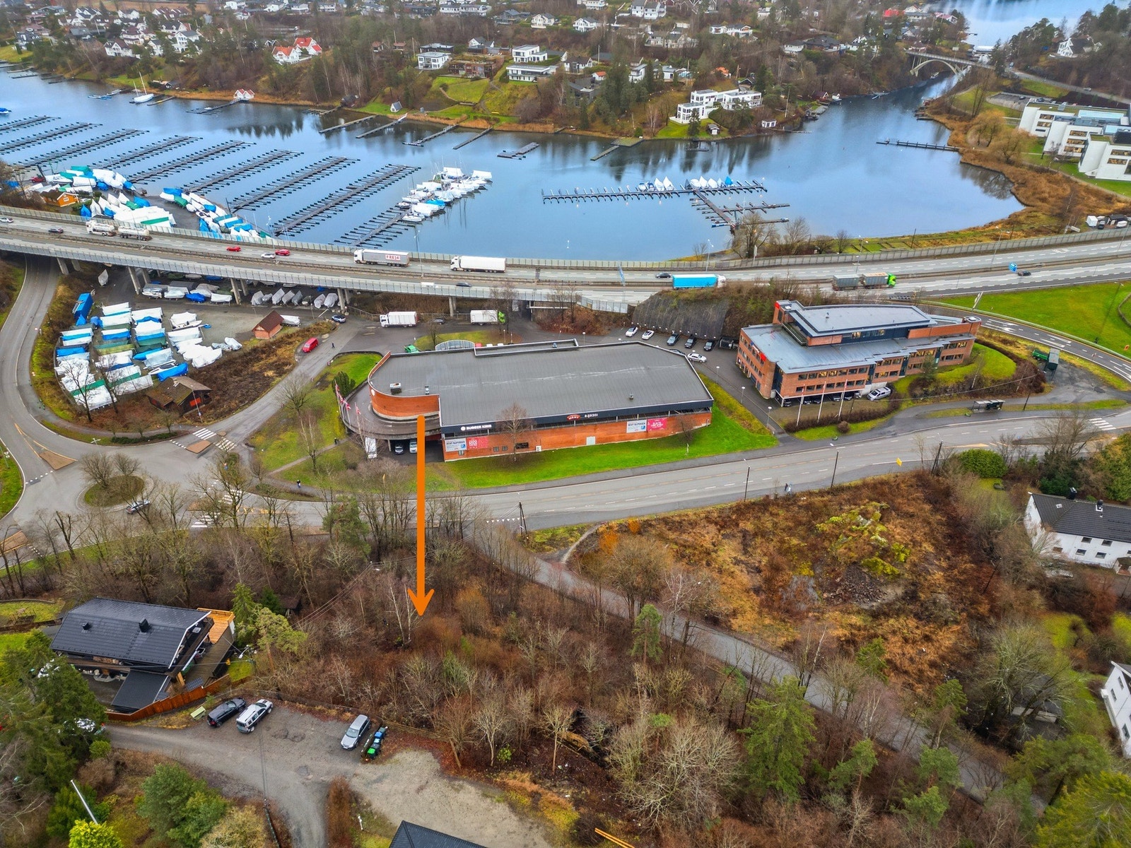 Kort avstand til offentlig kommunikasjon. Galleribilde