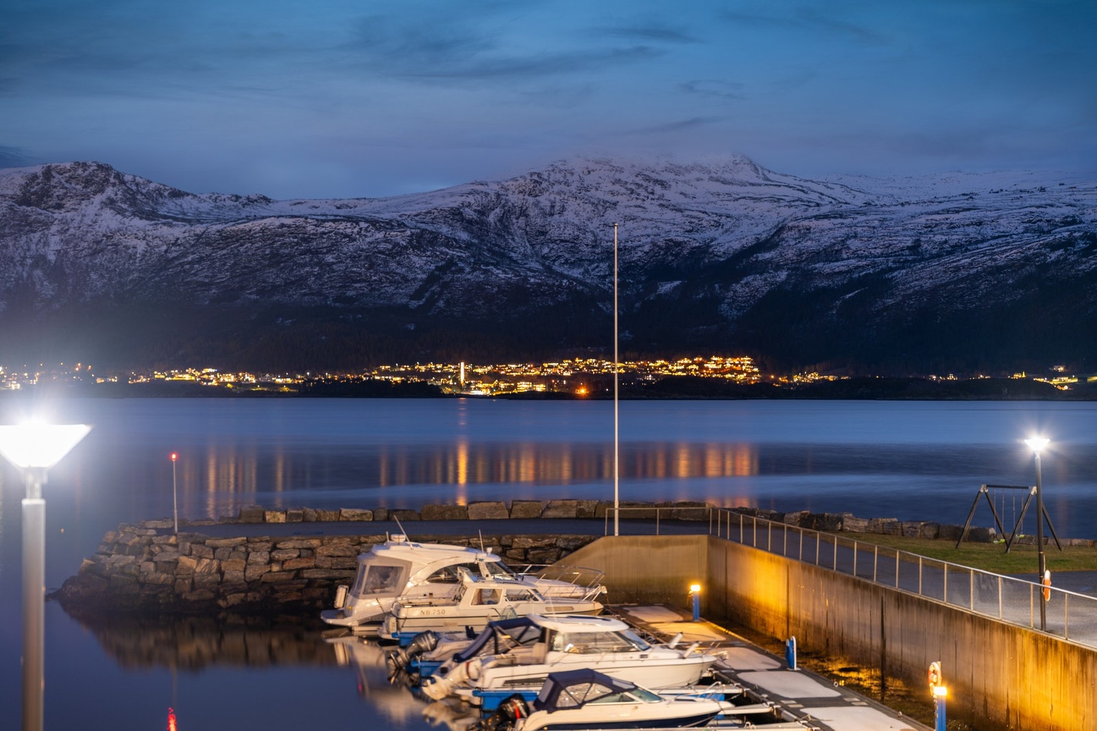 Det er mulighet for båtplass gjennom borettslagets småbåthavn. Galleribilde