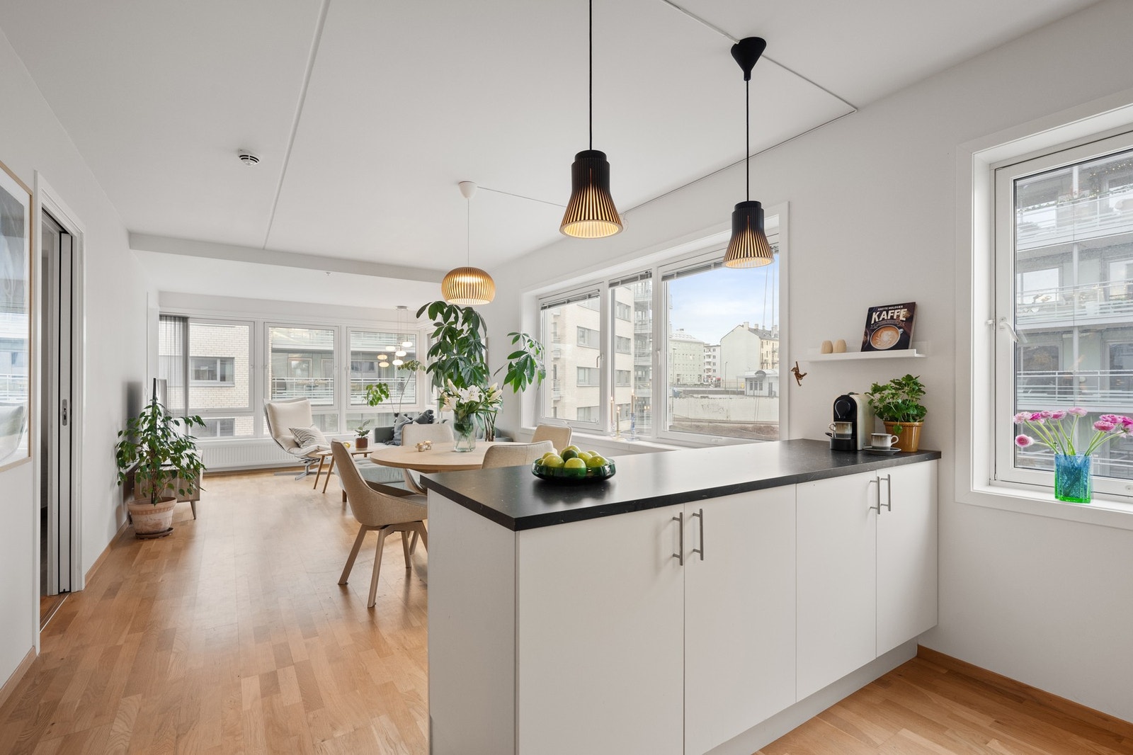 Boligen har vannbåren varme via radiator Galleribilde