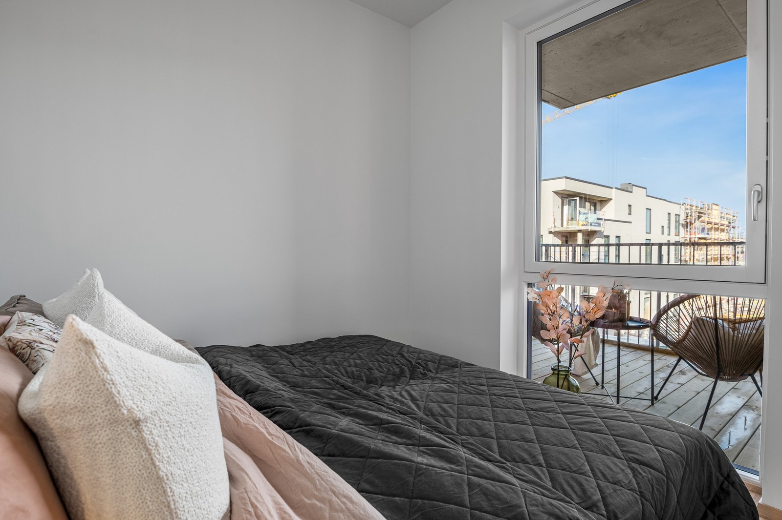 Soverommet er vendt ut mot balkongen, og har flott utsyn. Galleribilde