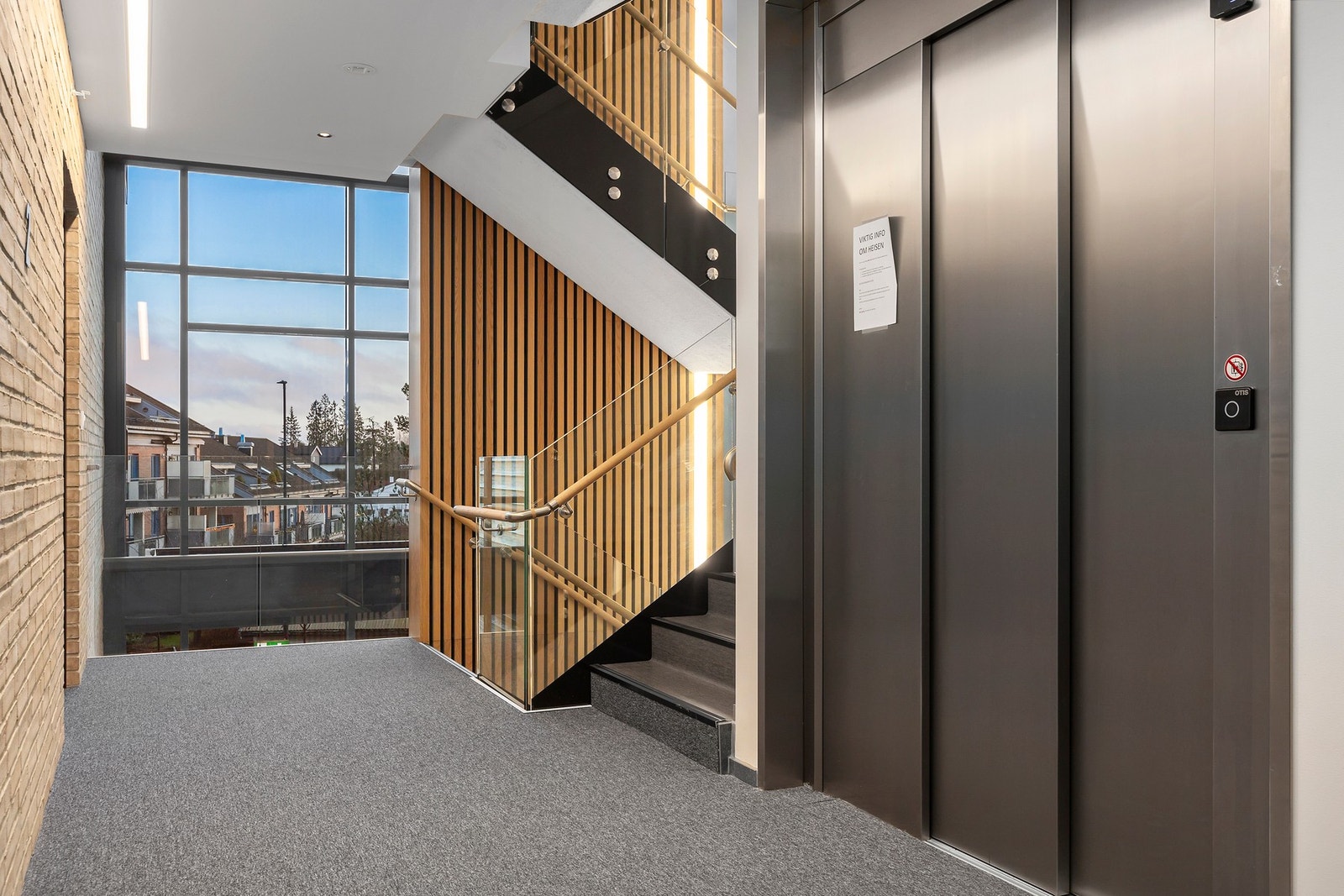 Heis til etasjeplan. Galleribilde